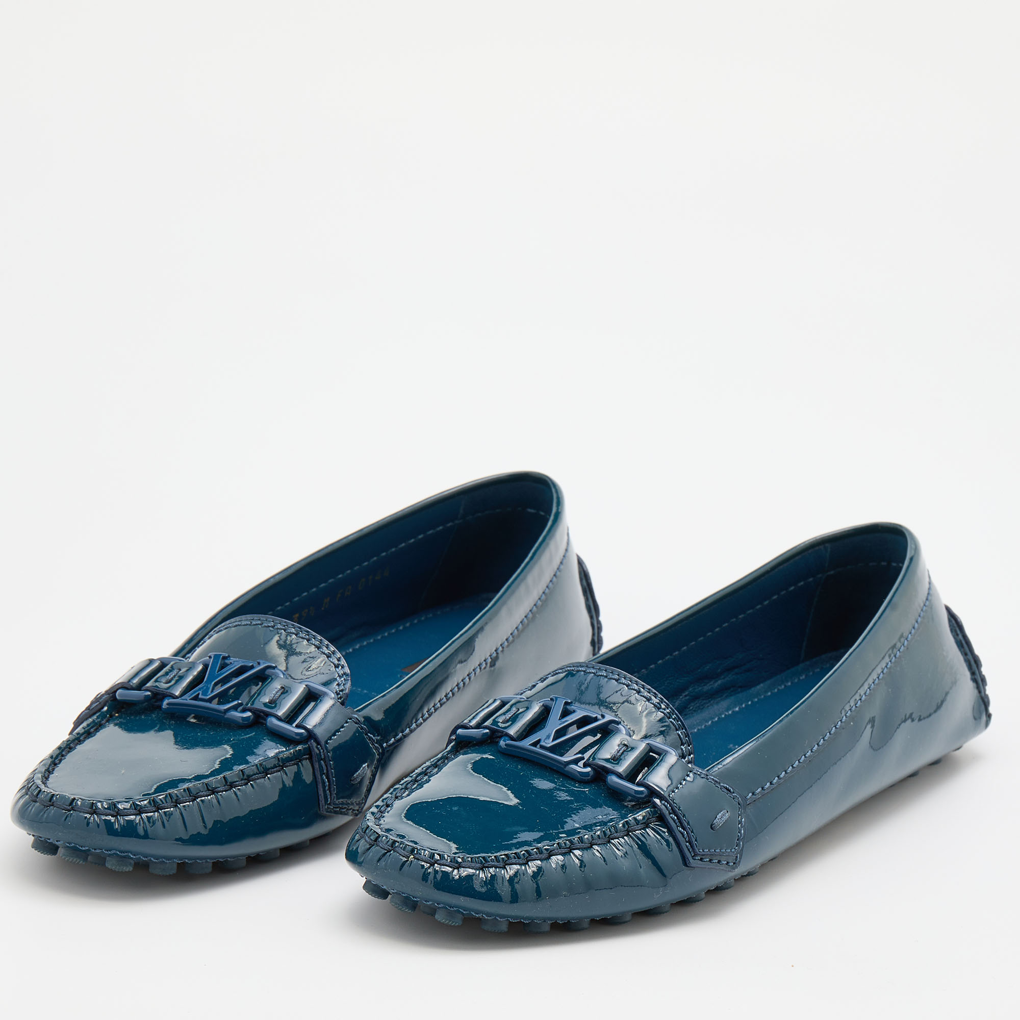 

Louis Vuitton Navy Blue Patent Leather Oxford Slip On Loafers Size