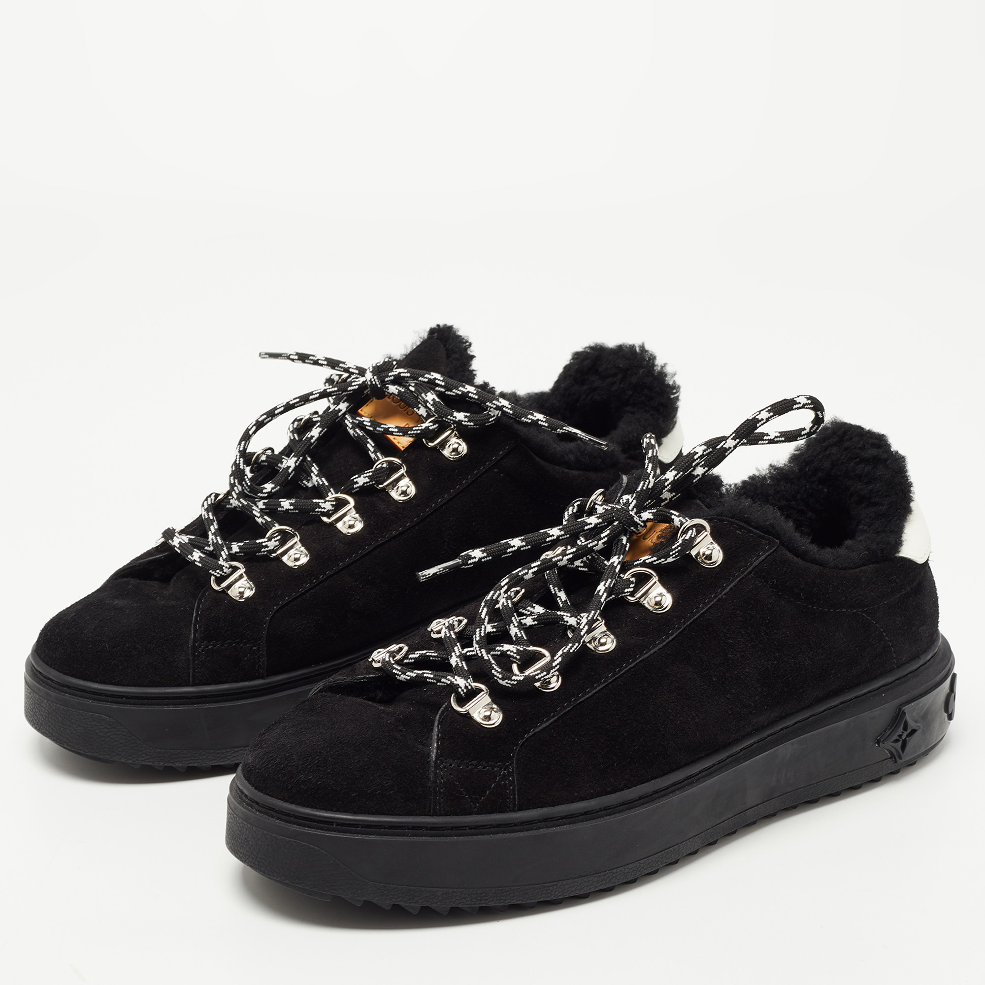 

Louis Vuitton Black Suede Low Top Sneakers Size