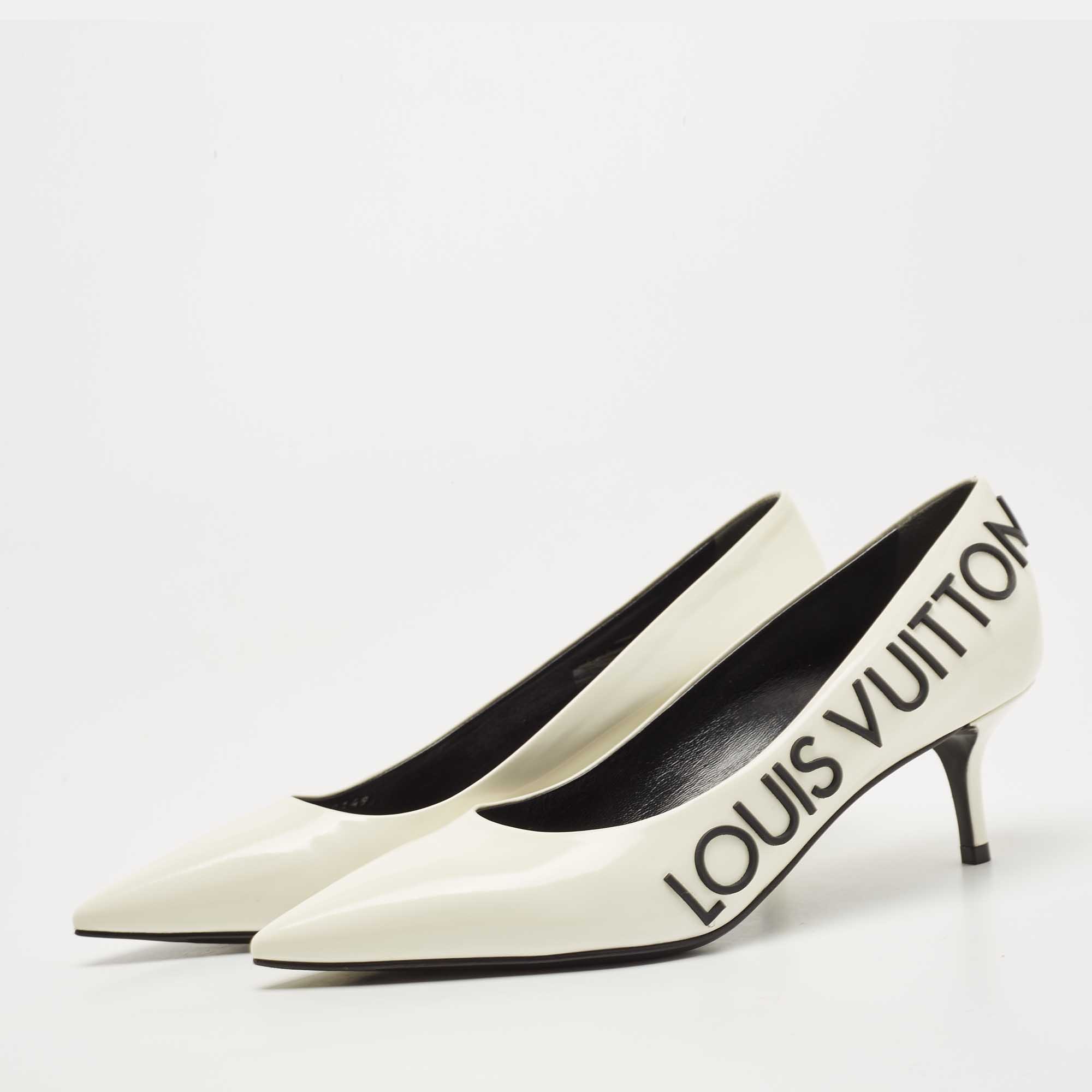 

Louis Vuitton Cream Patent Leather Call Back Pointed Toe Pumps Size