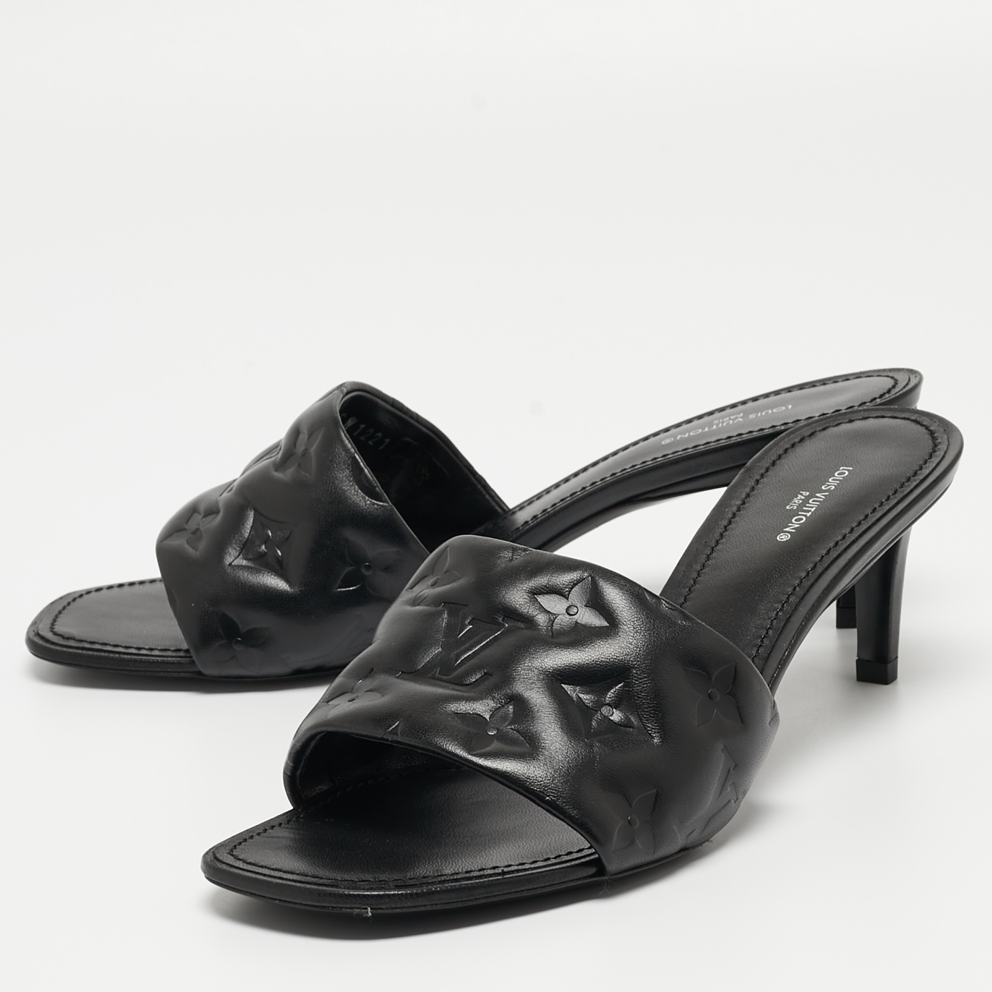 

Louis Vuitton Black Leather Revival Slides Size