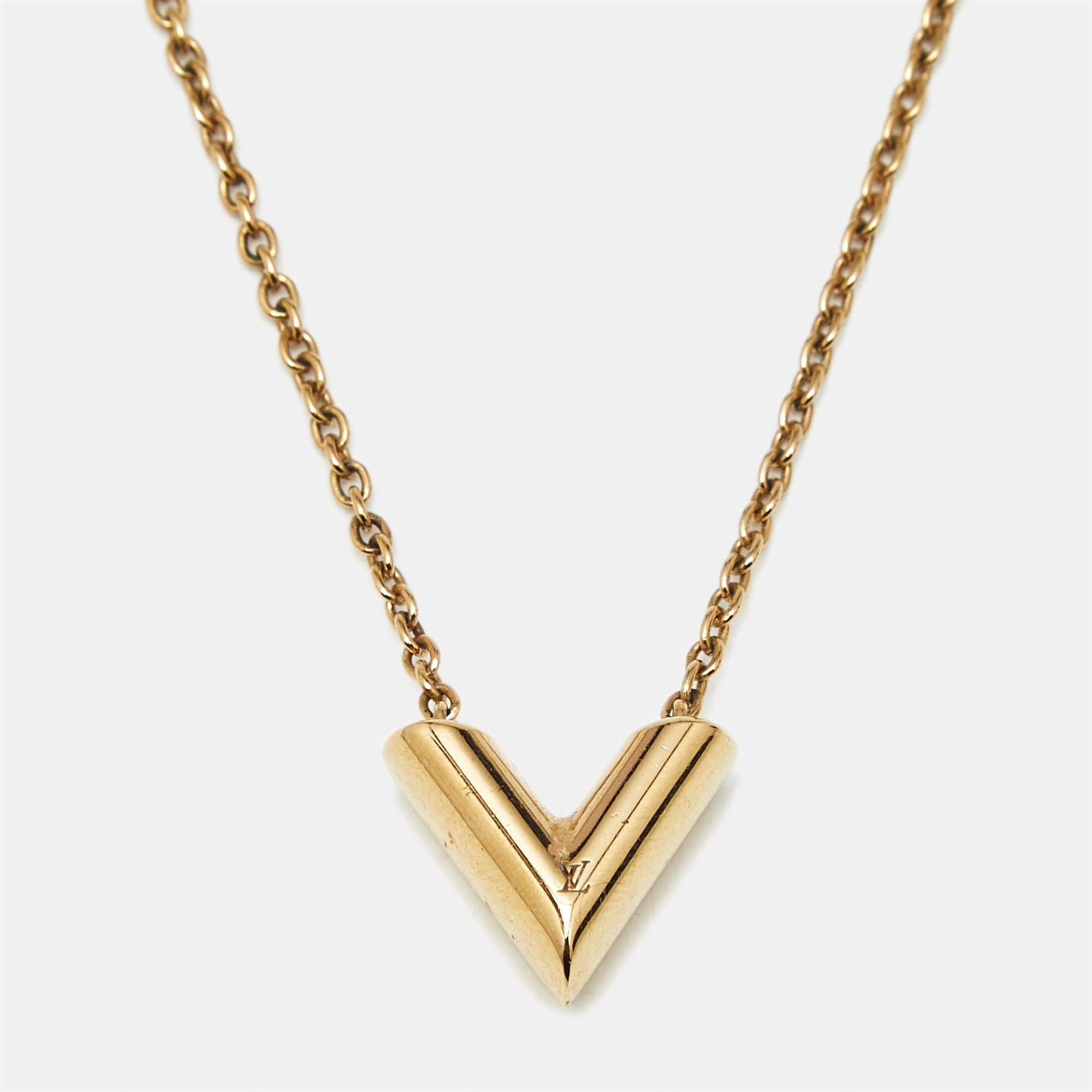Pre-owned Louis Vuitton Essential V Gold Tone Necklace