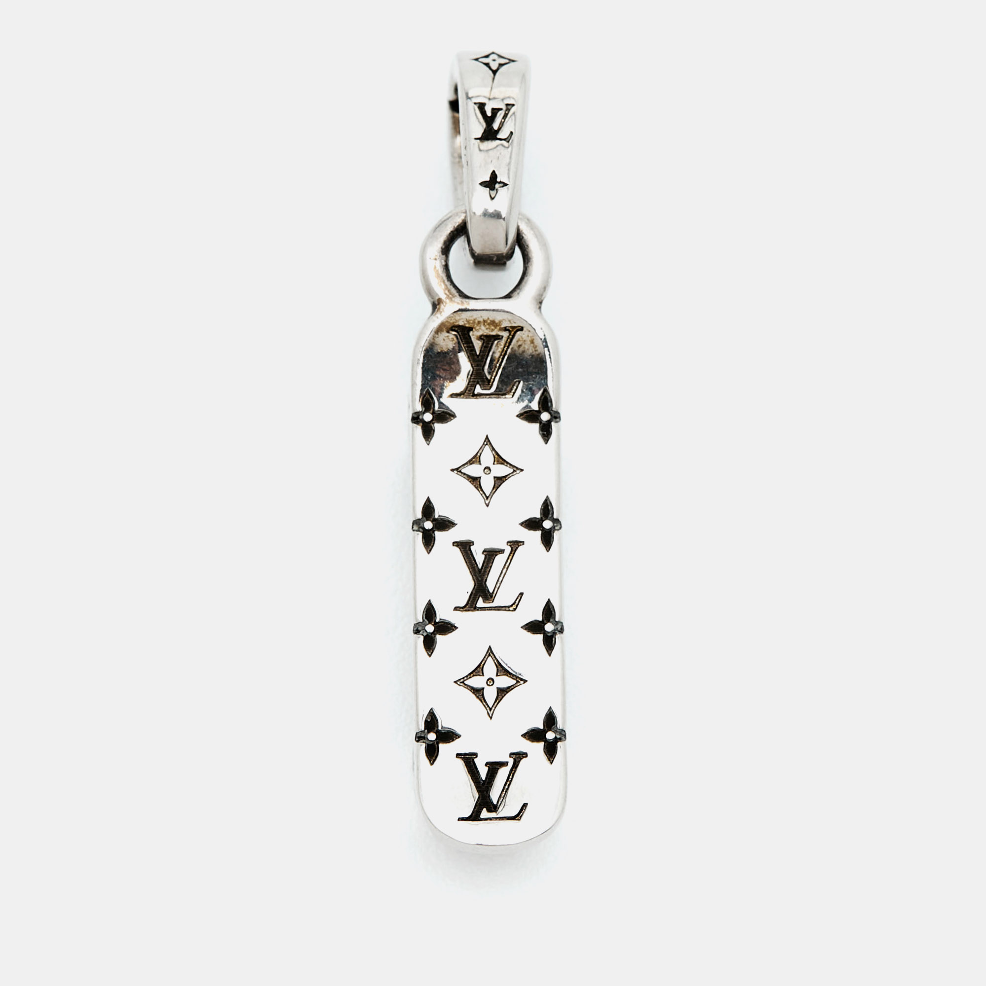 

Louis Vuitton LV Skateboard Silver Tone Metal Charm