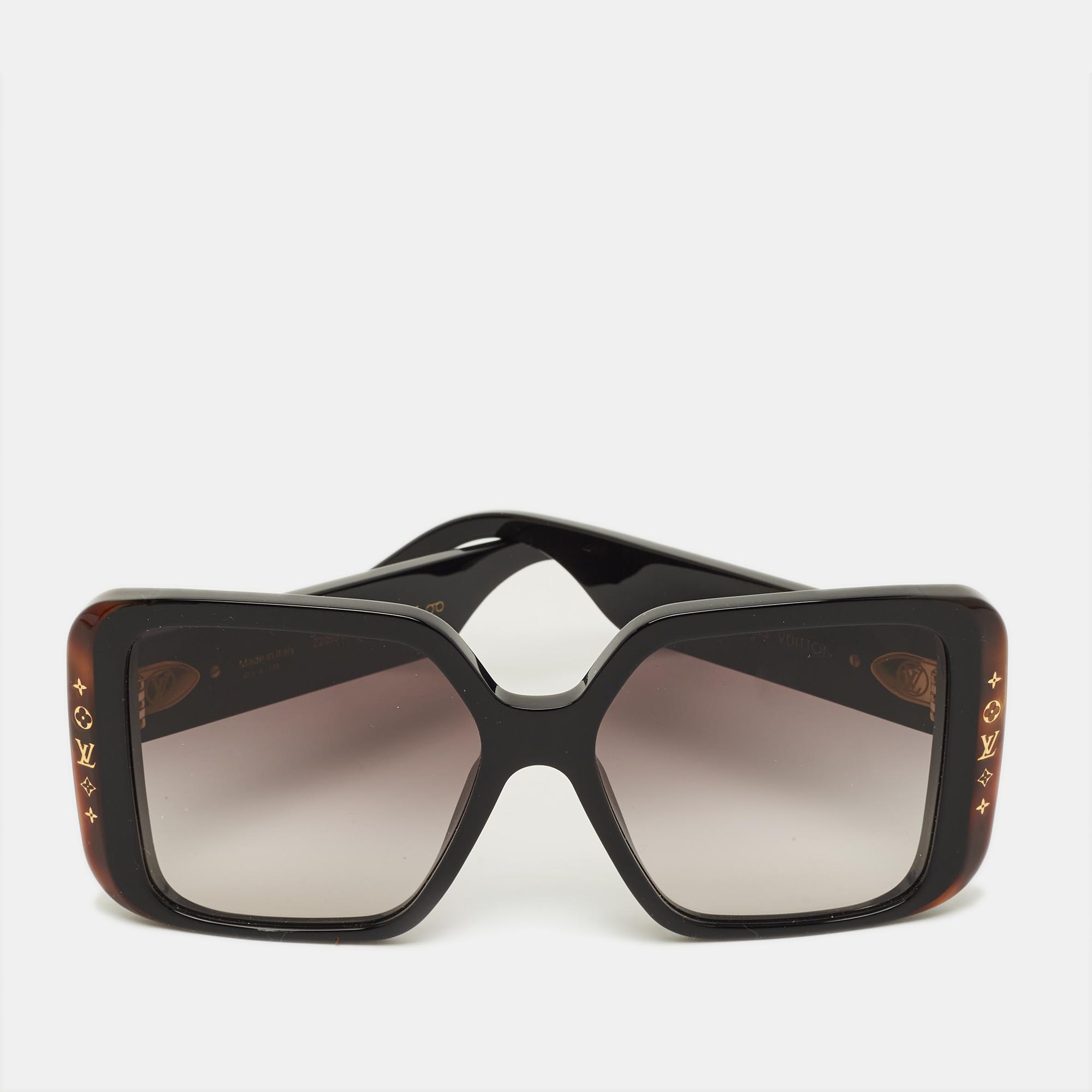

Louis Vuitton Black Z2095W LV Square Sunglasses