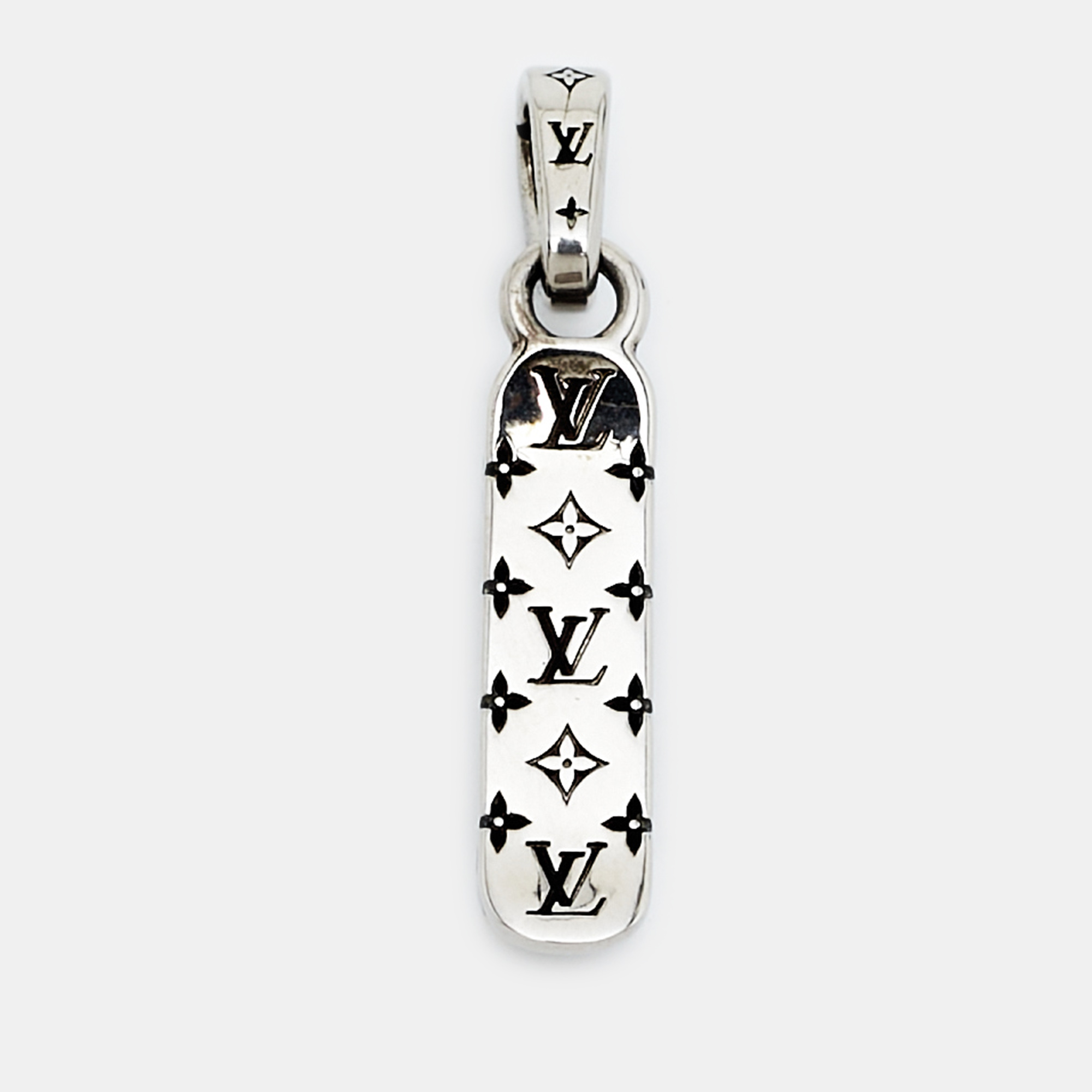 

Louis Vuitton LV Skateboard Silver Tone Metal Charm