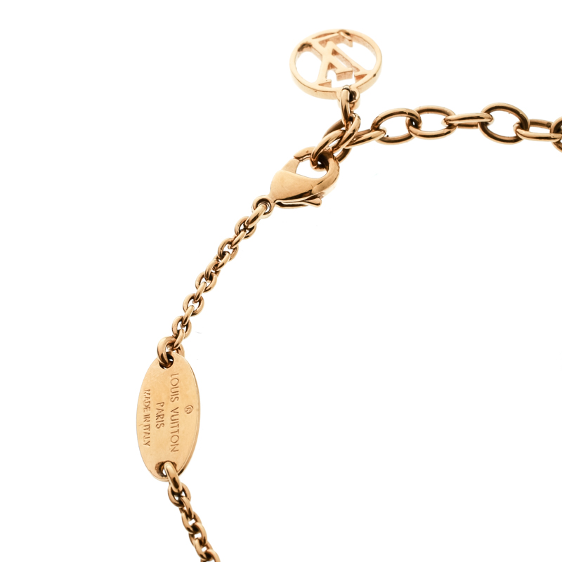 Essential v bracelet Louis Vuitton Gold in Metal - 29015872