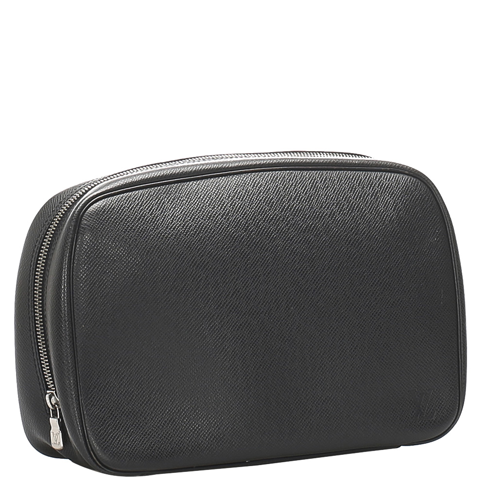 

Louis Vuitton Black Taiga Leather Pochette Pouch