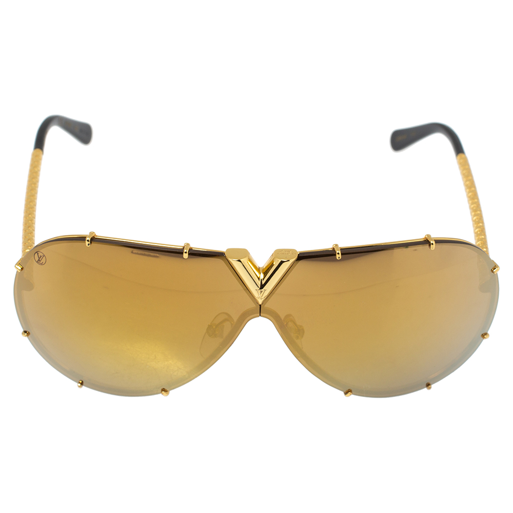 

Louis Vuitton Gold Tone Nano Monogram/ Gold Mirrored Z0896W Drive Sunglasses