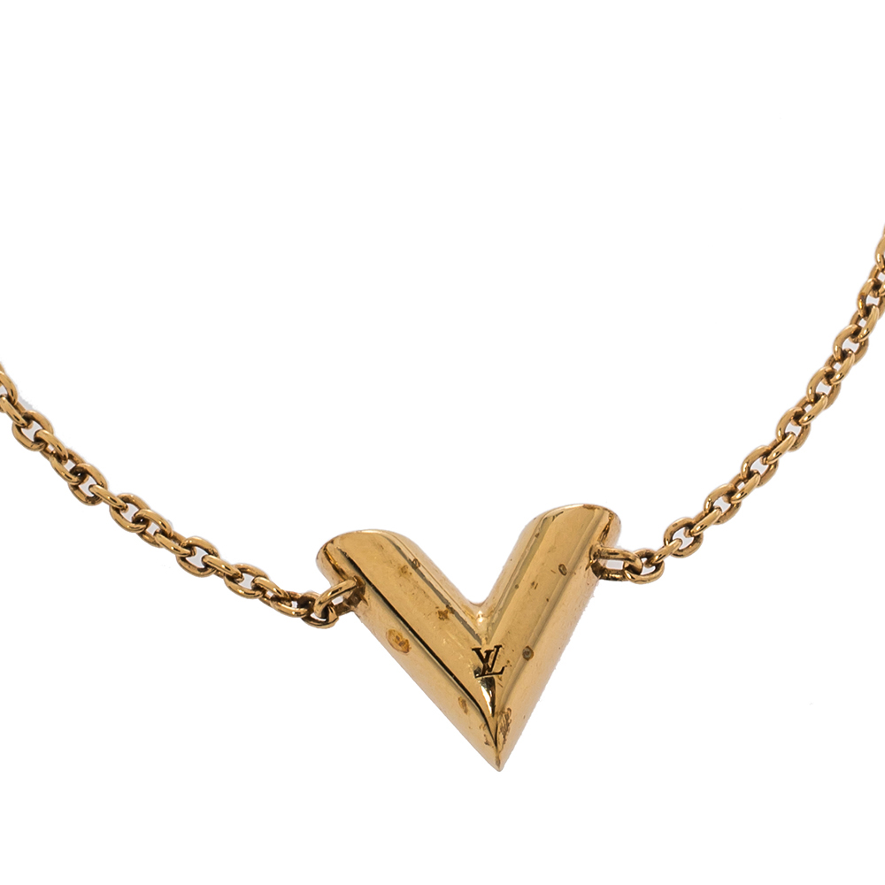 

Louis Vuitton Essential V Gold Tone Chain Link Bracelet