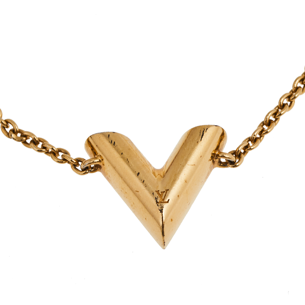 

Louis Vuitton Essential V Gold Tone Chain Link Bracelet