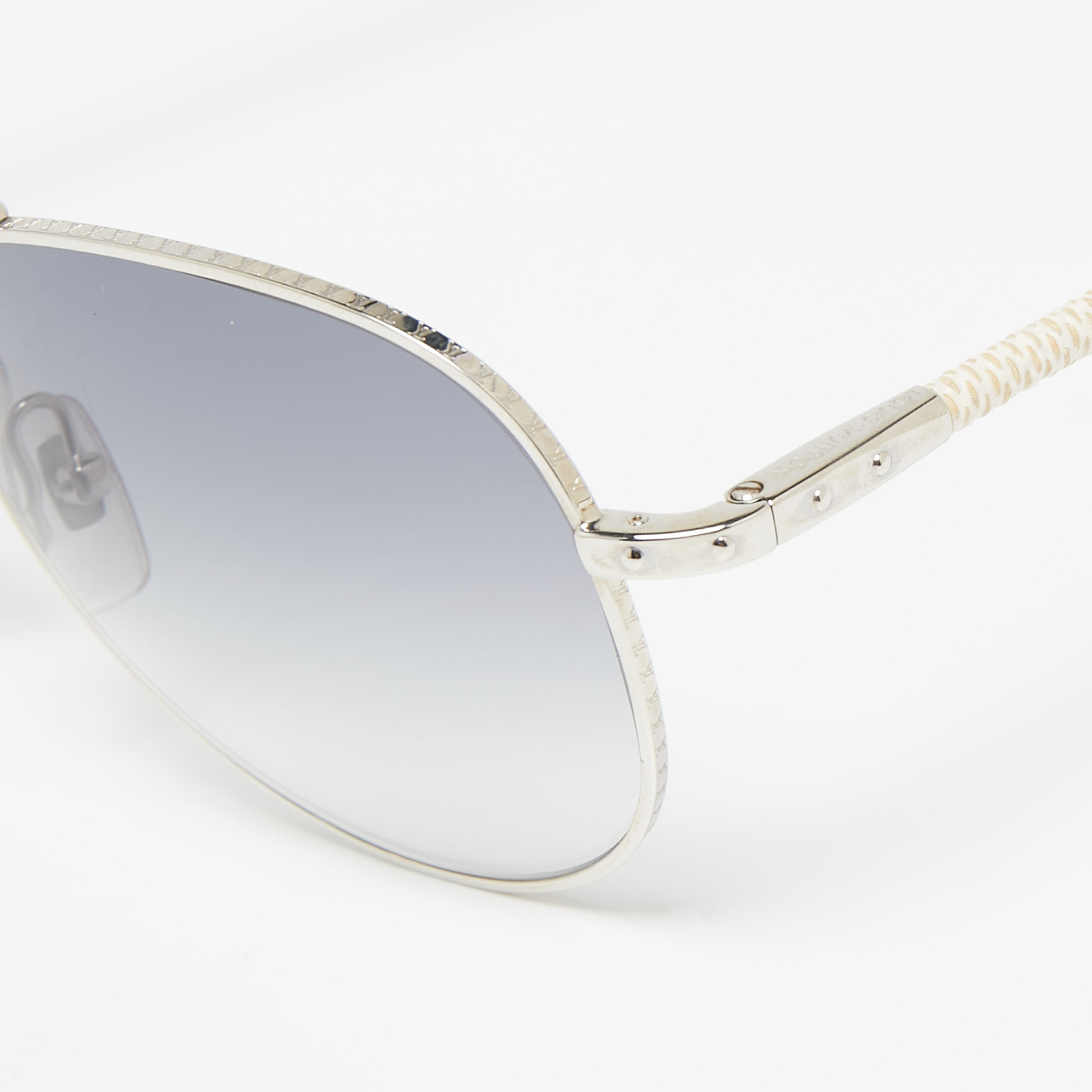 

Louis Vuitton Damier Azur Canvas/Grey Gradient Z0202U Conspiration Aviator Sunglasses, White