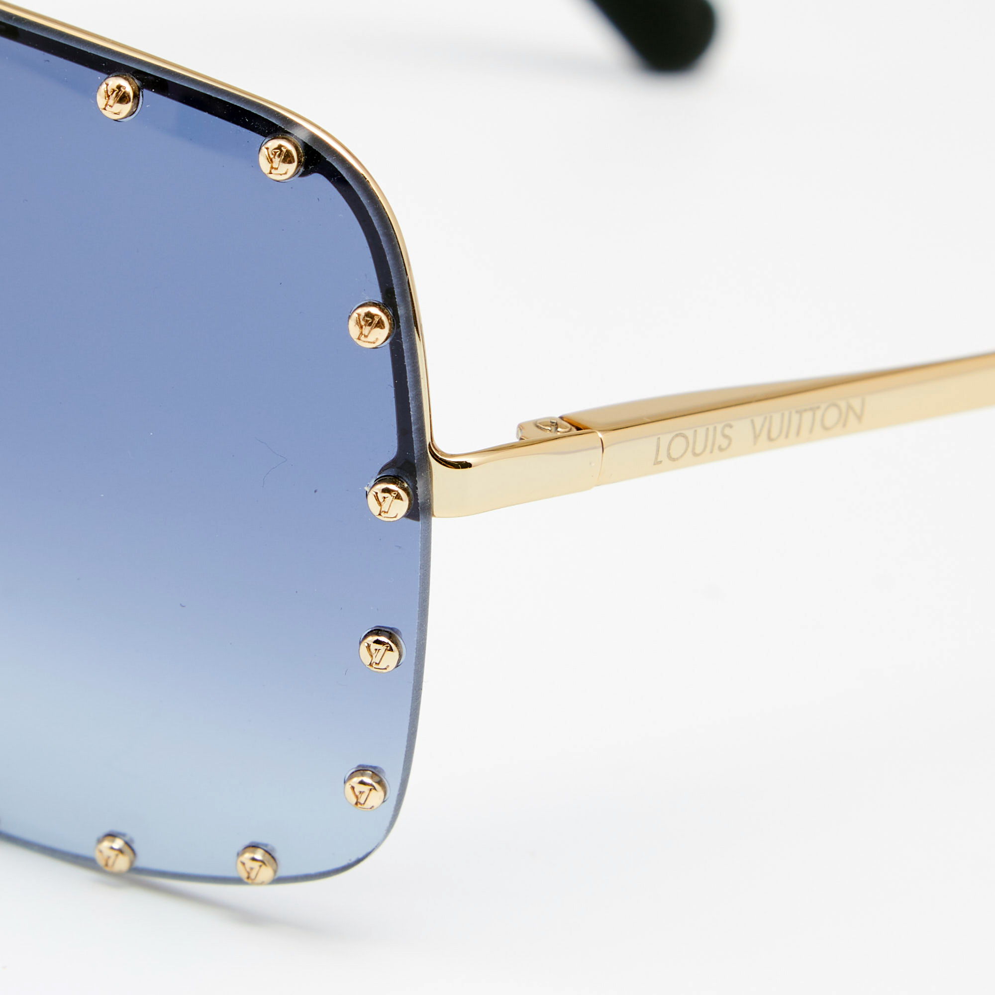 

Louis Vuitton Blue The Party Square Sunglasses