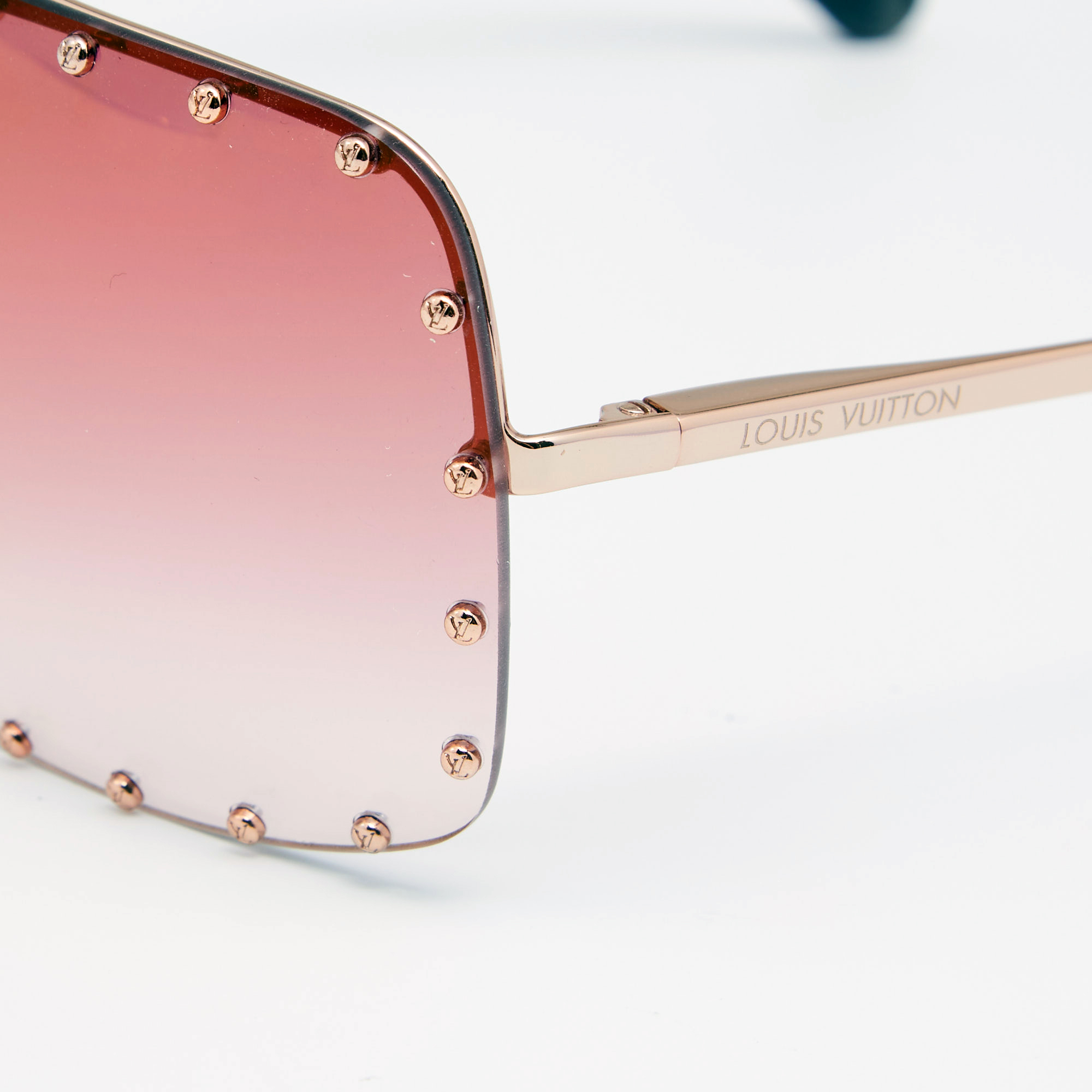 

Louis Vuitton Pink The Party Square Sunglasses