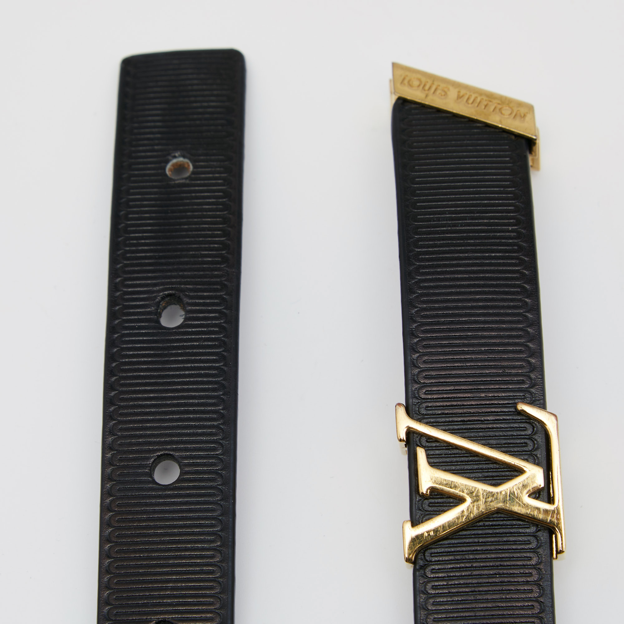 

Louis Vuitton Black Leather Initiales Slim Buckle Belt