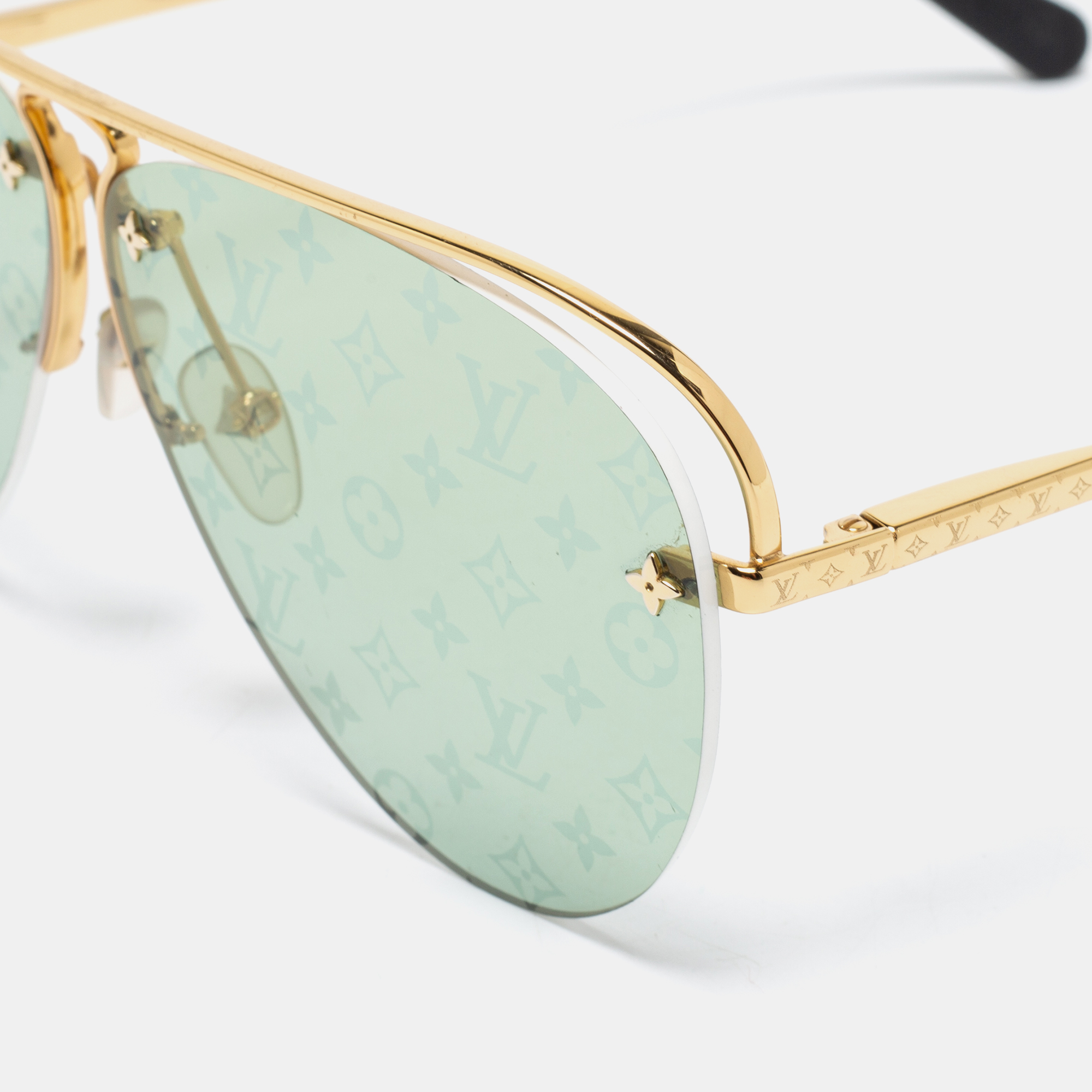 

Louis Vuitton Gold/Grey Z1172W Aviator Sunglasses