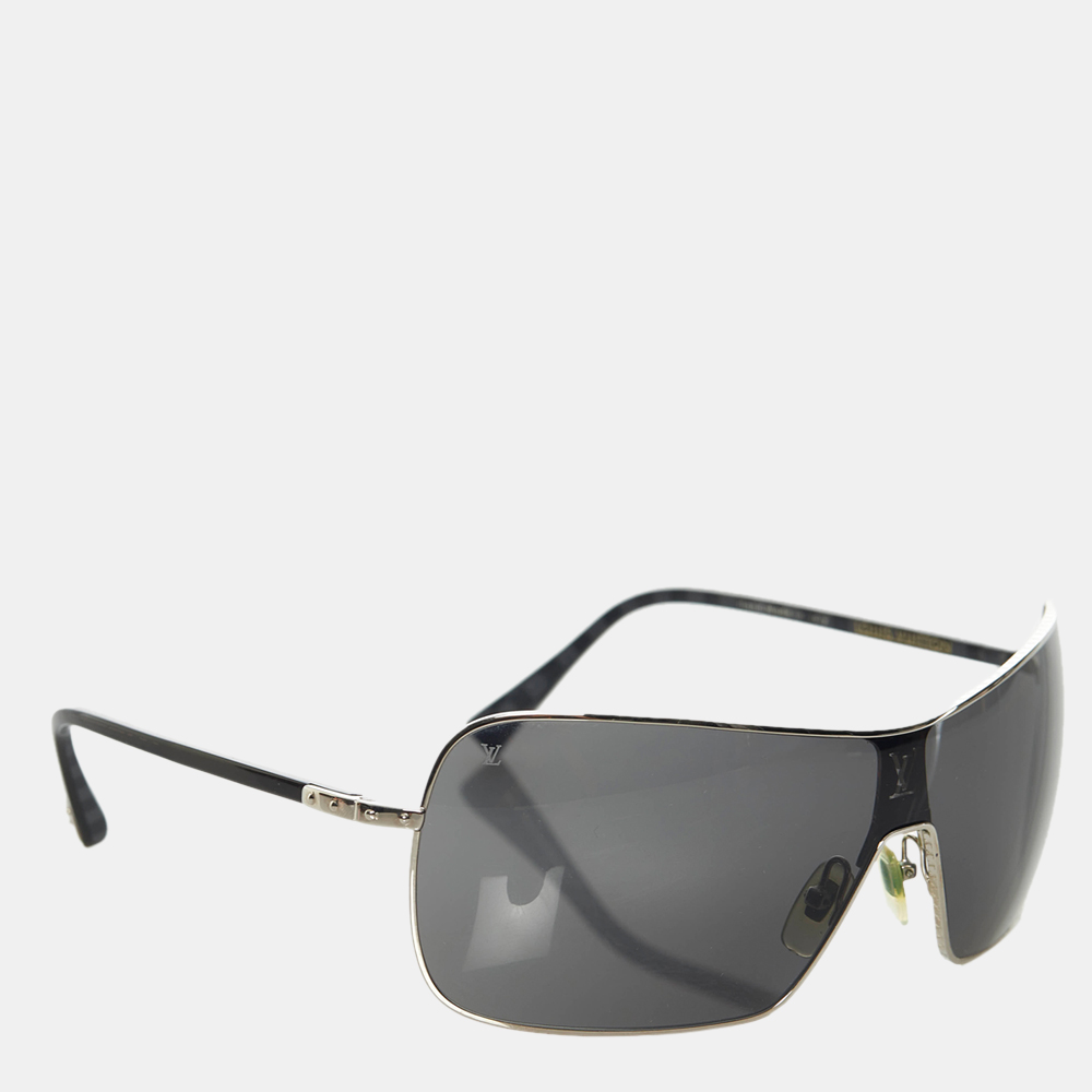 

Louis Vuitton Black Square Tinted Sunglasses