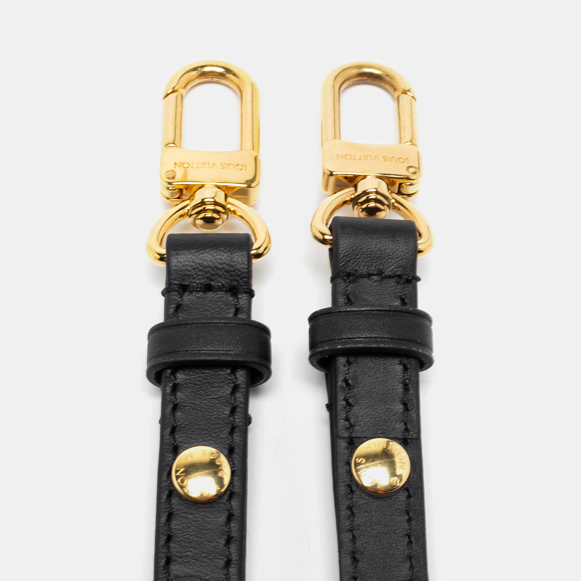 

Louis Vuitton Black Leather Shoulder Strap