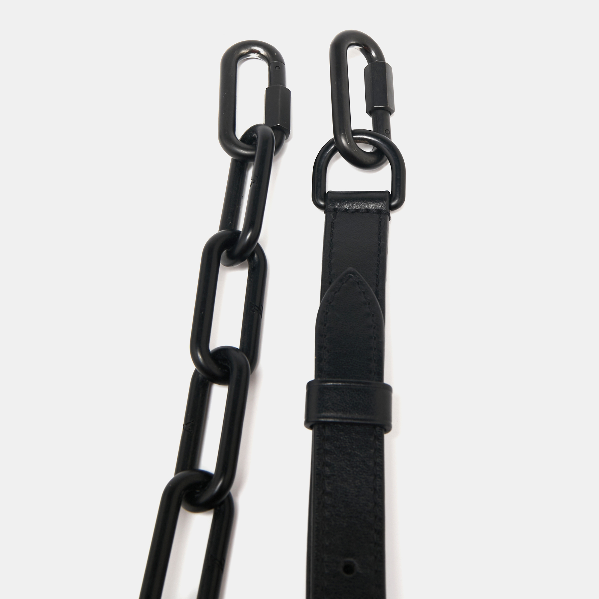 

Louis Vuitton Black Leather Adjustable Shoulder Bag Strap