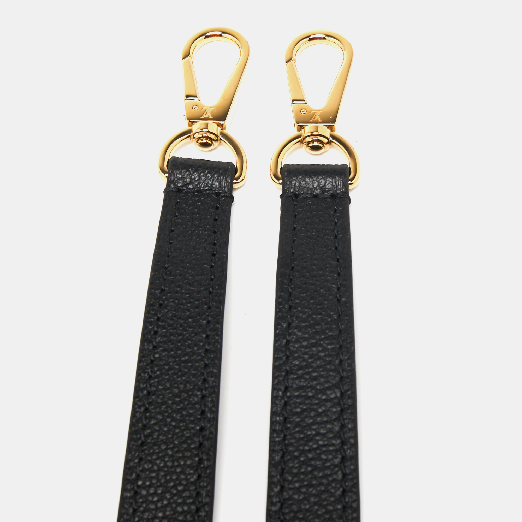 

Louis Vuitton Black Leather Shoulder Bag Strap