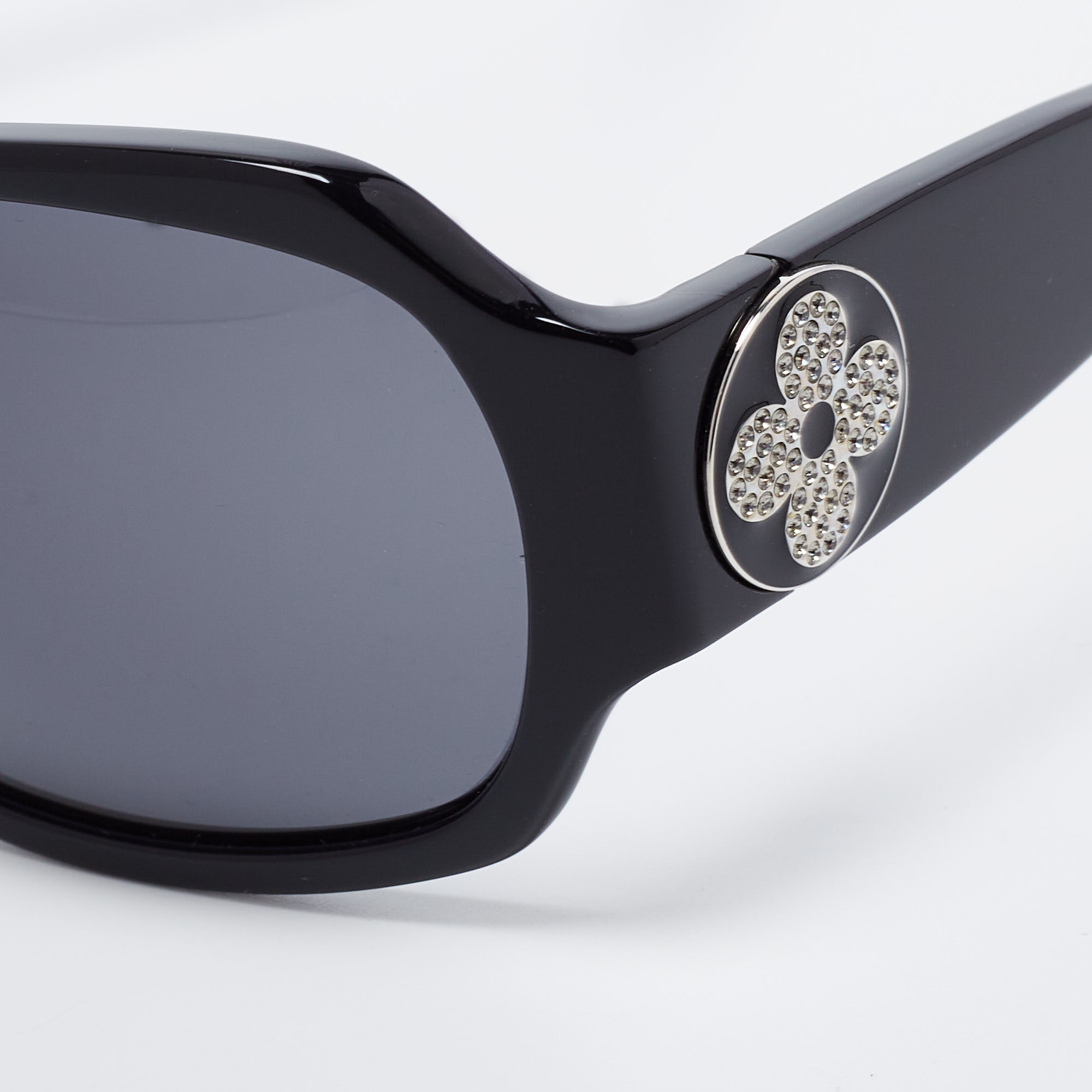 

Louis Vuitton Black/ Grey Z0145W Ursula Rectangle Sunglasses