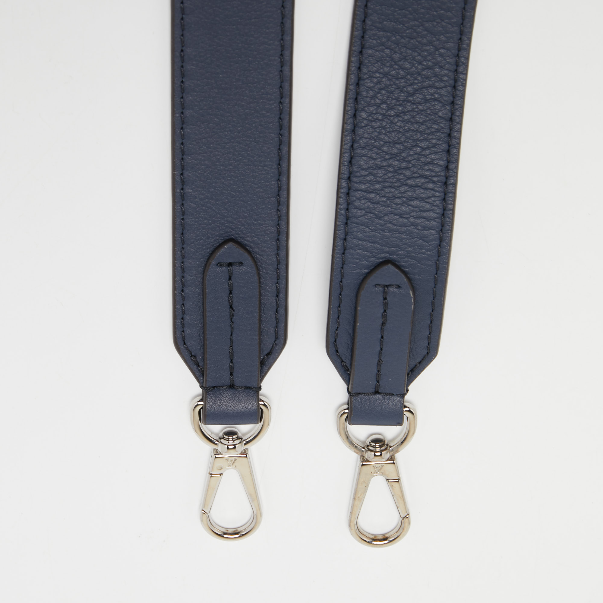 

Louis Vuitton Navy Blue Leather Adjustable Shoulder Bag Strap