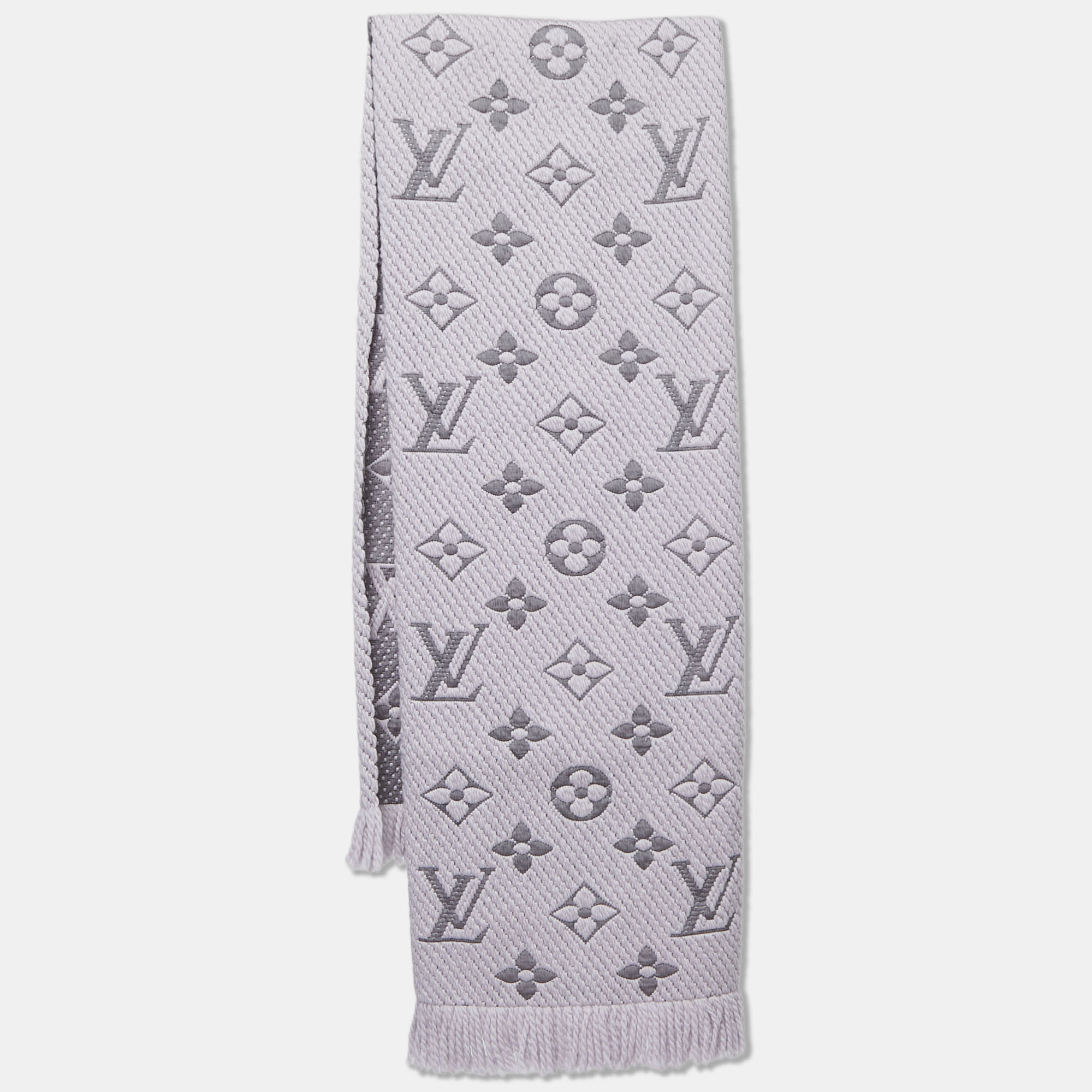 Louis Vuitton Silk scarf *authentic*