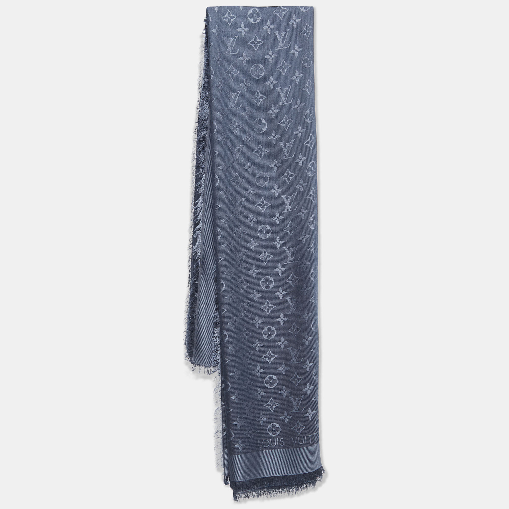 Louis Vuitton® Monogram Classic Shawl Carbone. Size in 2023  Louis vuitton monogram  shawl, Louis vuitton, Fashion show men