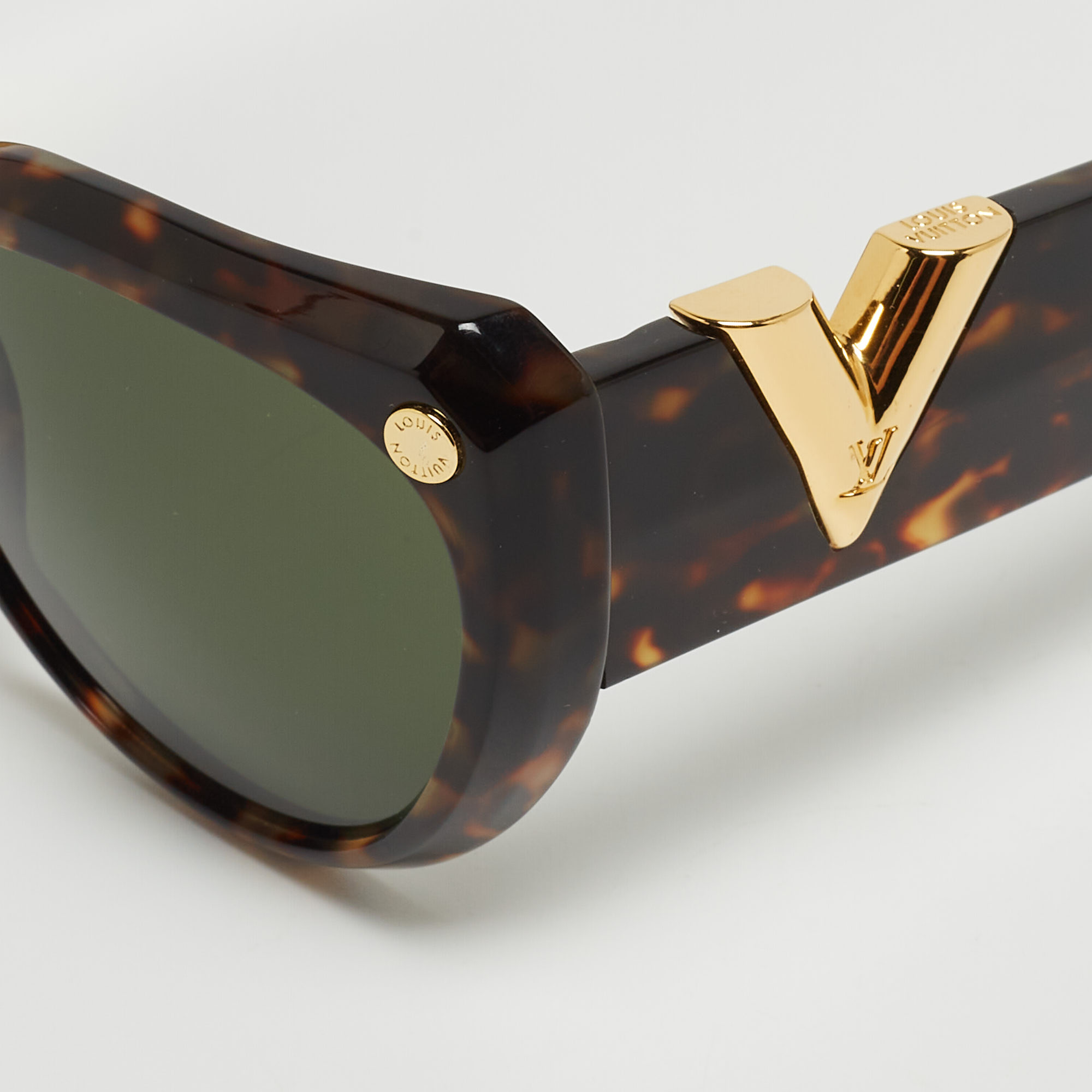 

Louis Vuitton Brown Tortoise My Fair Lady Cat Eye Sunglasses