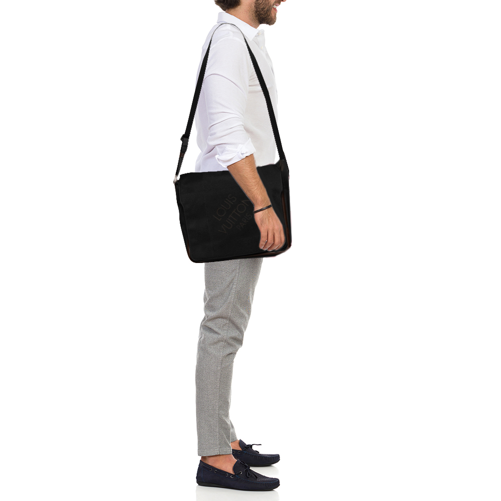 

Louis Vuitton Black Damier Geant Canvas Messenger Bag
