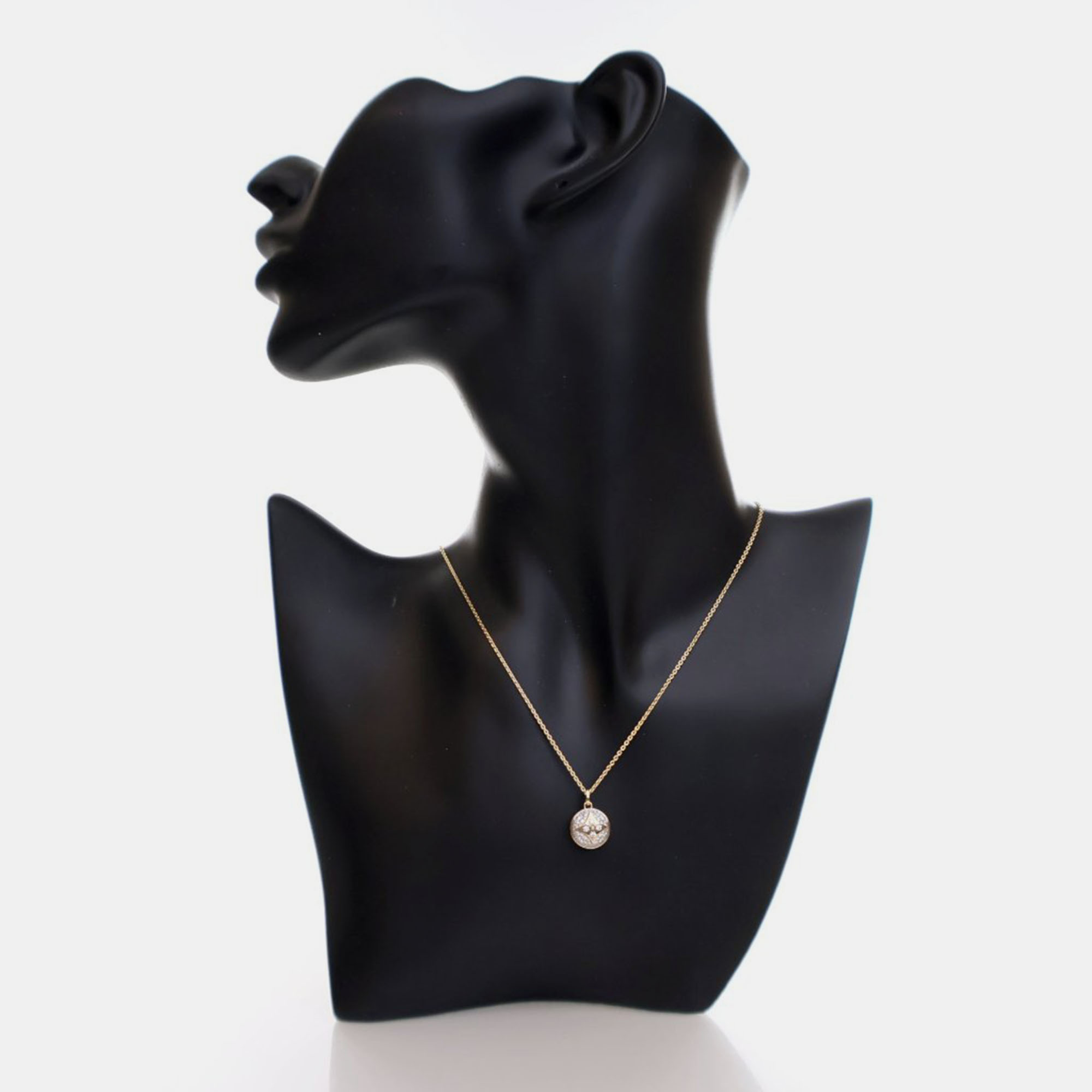 

Louis Vuitton 18K Yellow Gold Diamond Blossom Pendant Chain Necklace