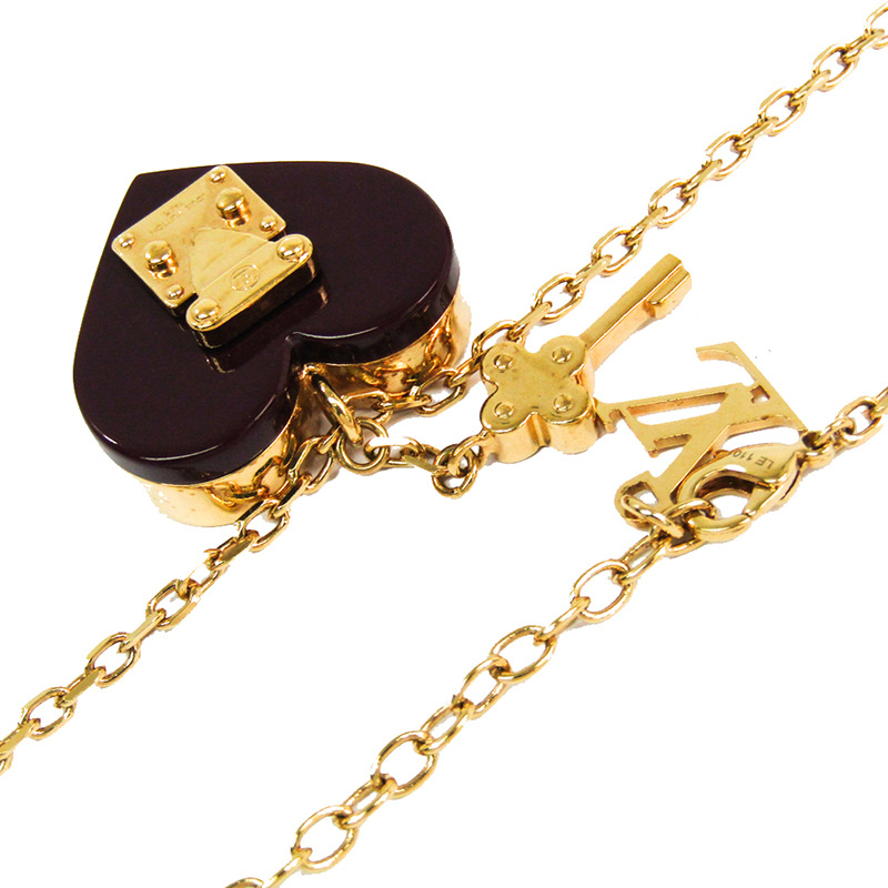 

Louis Vuitton Lock Me Amarante/Gold Tone Metal Heart Pendant Necklace