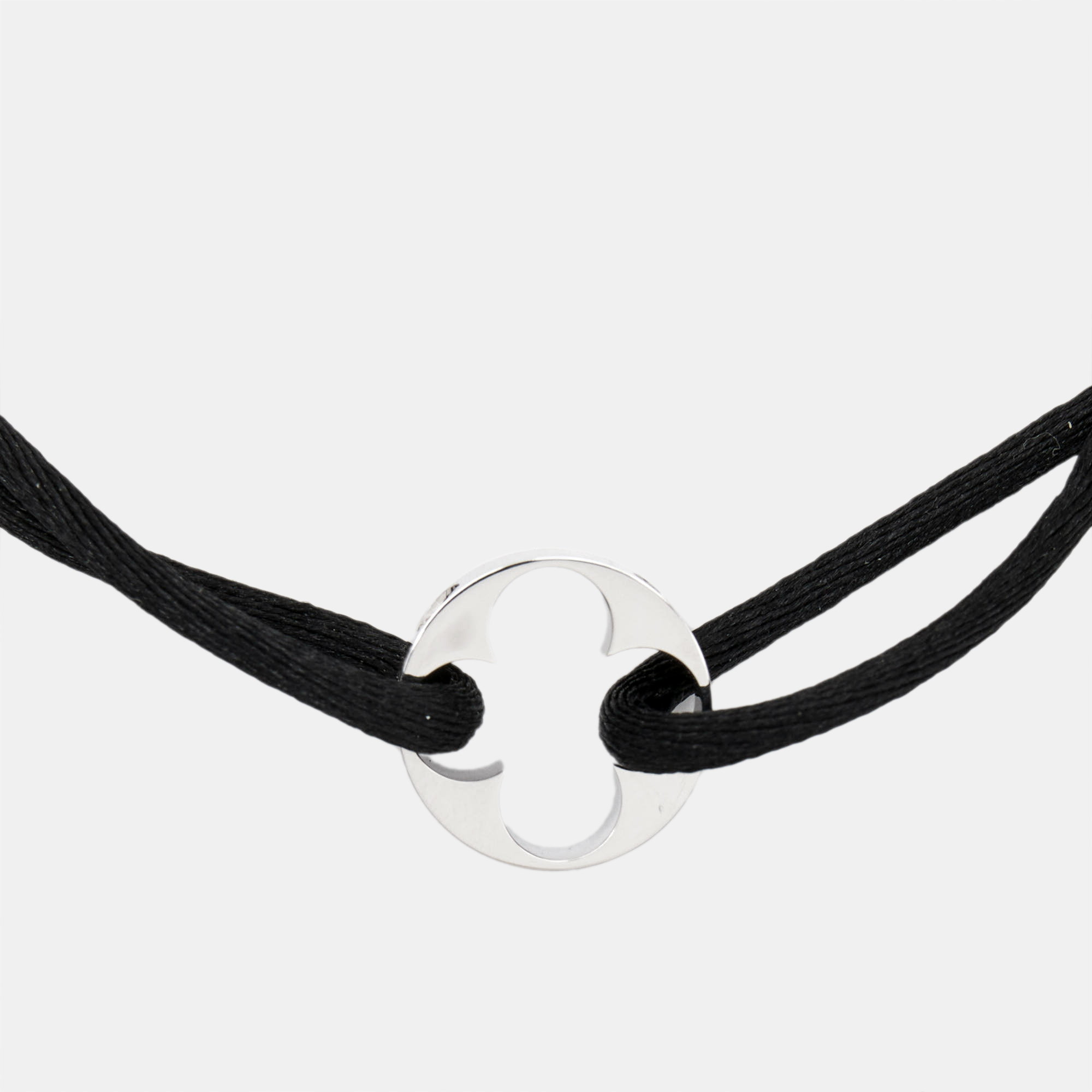 

Louis Vuitton Empreinte 18k White Gold Cord Bracelet