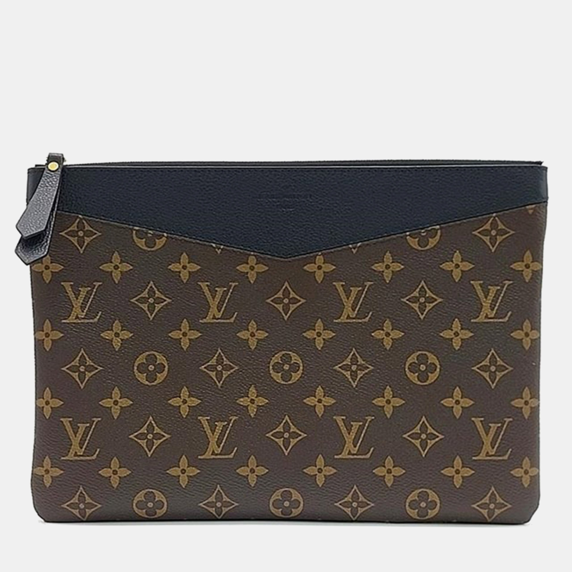 Pre-owned Louis Vuitton Daily Clutch In Brown