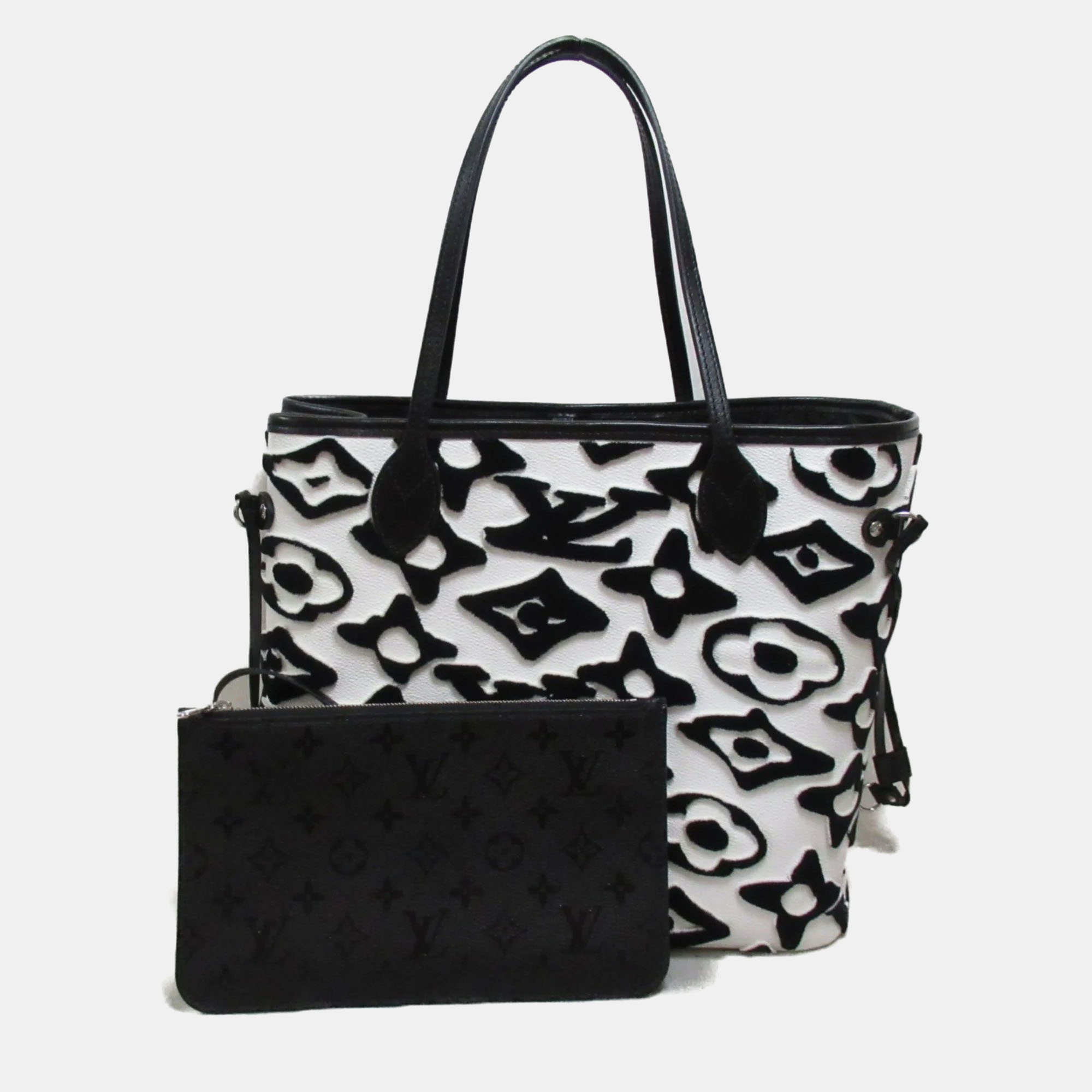 

Louis Vuitton X UF Black/White Tufted Monogram Neverfull MM Tote Bag