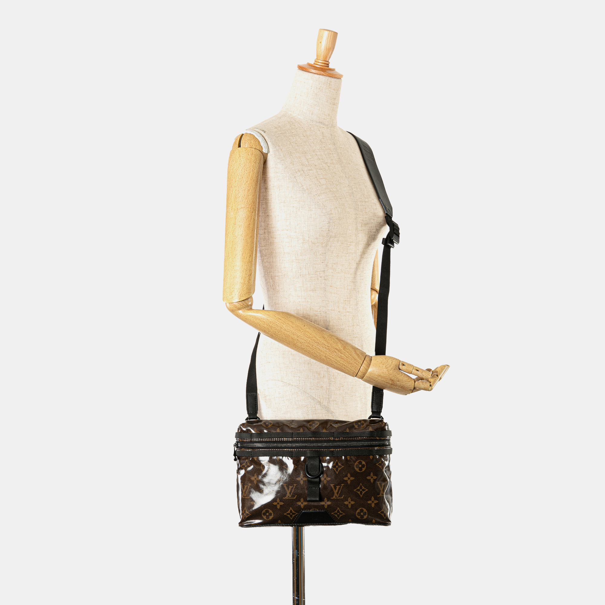 Louis Vuitton Monogram Glaze Messenger PM Bag 