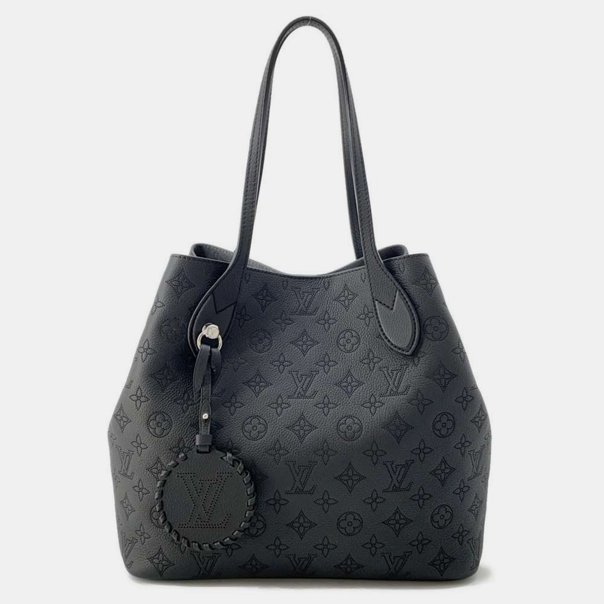 

Louis Vuitton Noir Monogram Blossom Mahina Size MM, Black