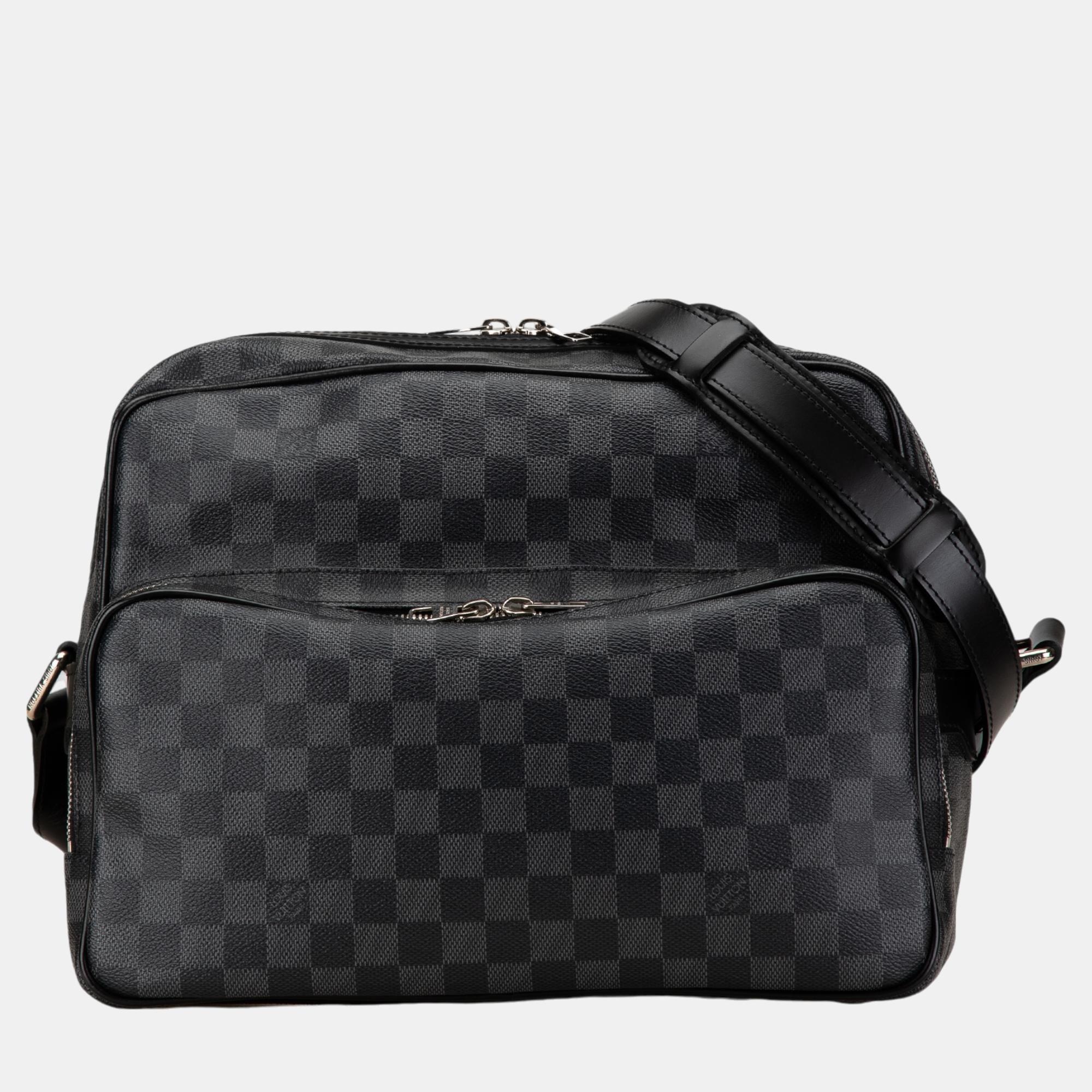 

Louis Vuitton Black Damier Graphite Sac Leoh