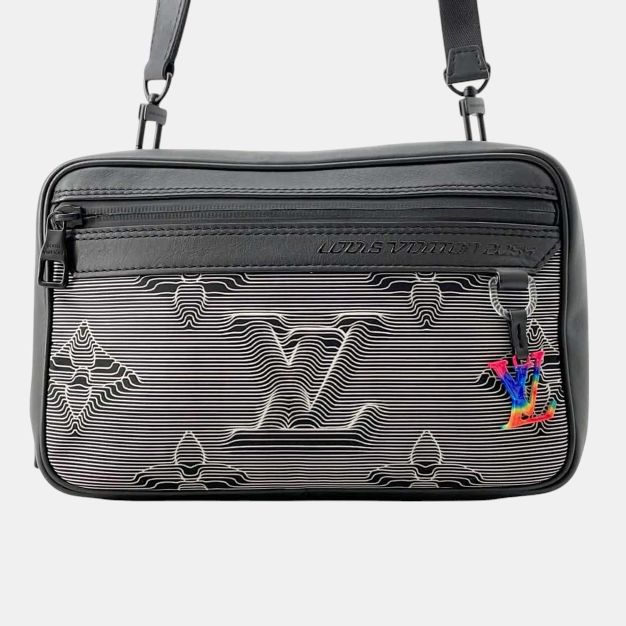 

Louis Vuitton Black Lv Initial Expandable Shoulder Bag