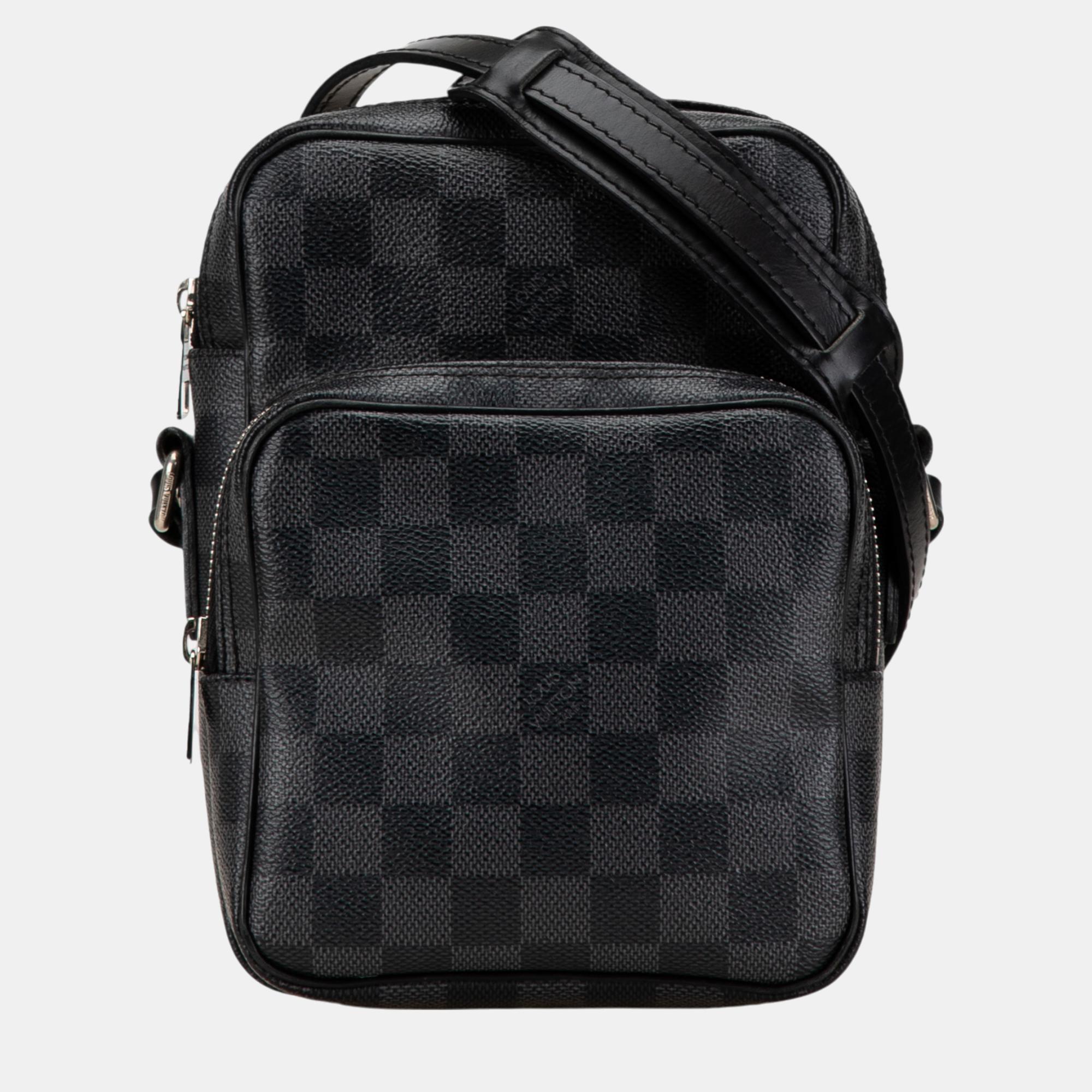 

Louis Vuitton Damier Graphite Rem, Black