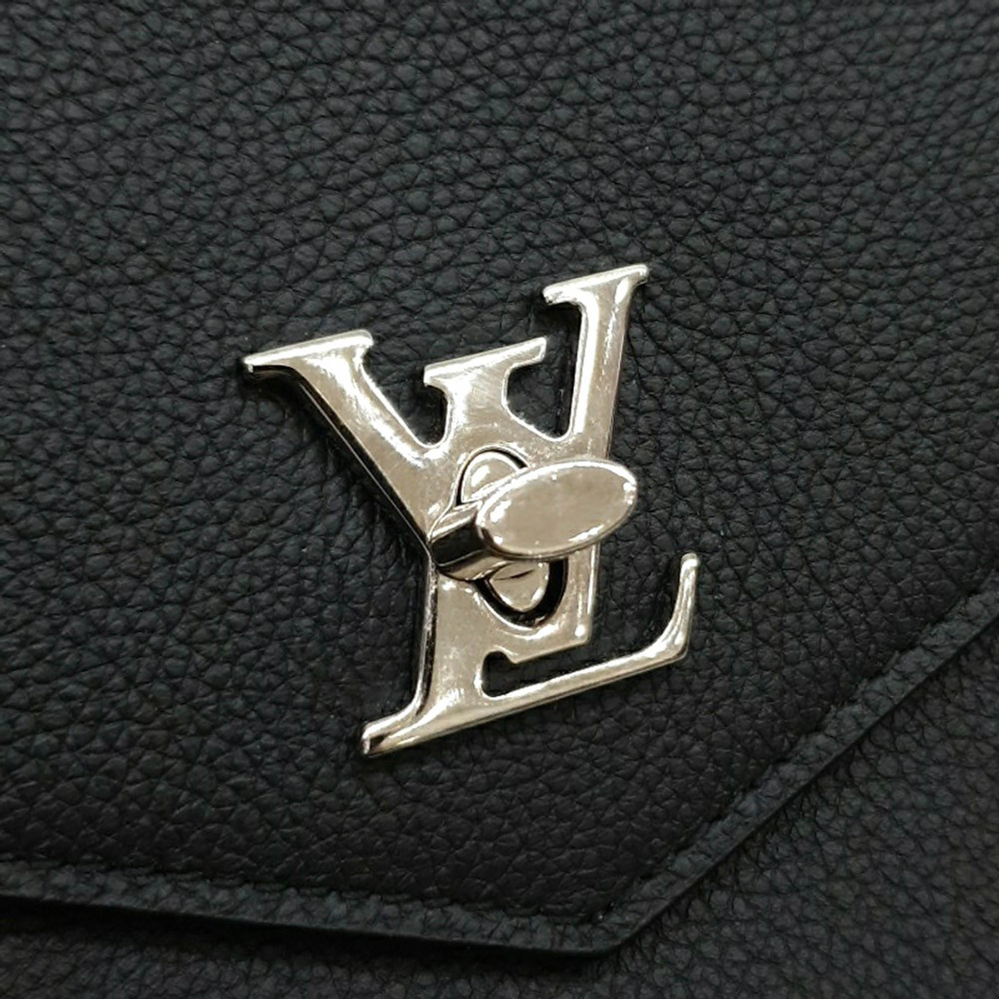 Louis Vuitton Black Leather Louis Vuitton Pochette My Lock Me Chain Crossbody Bag 