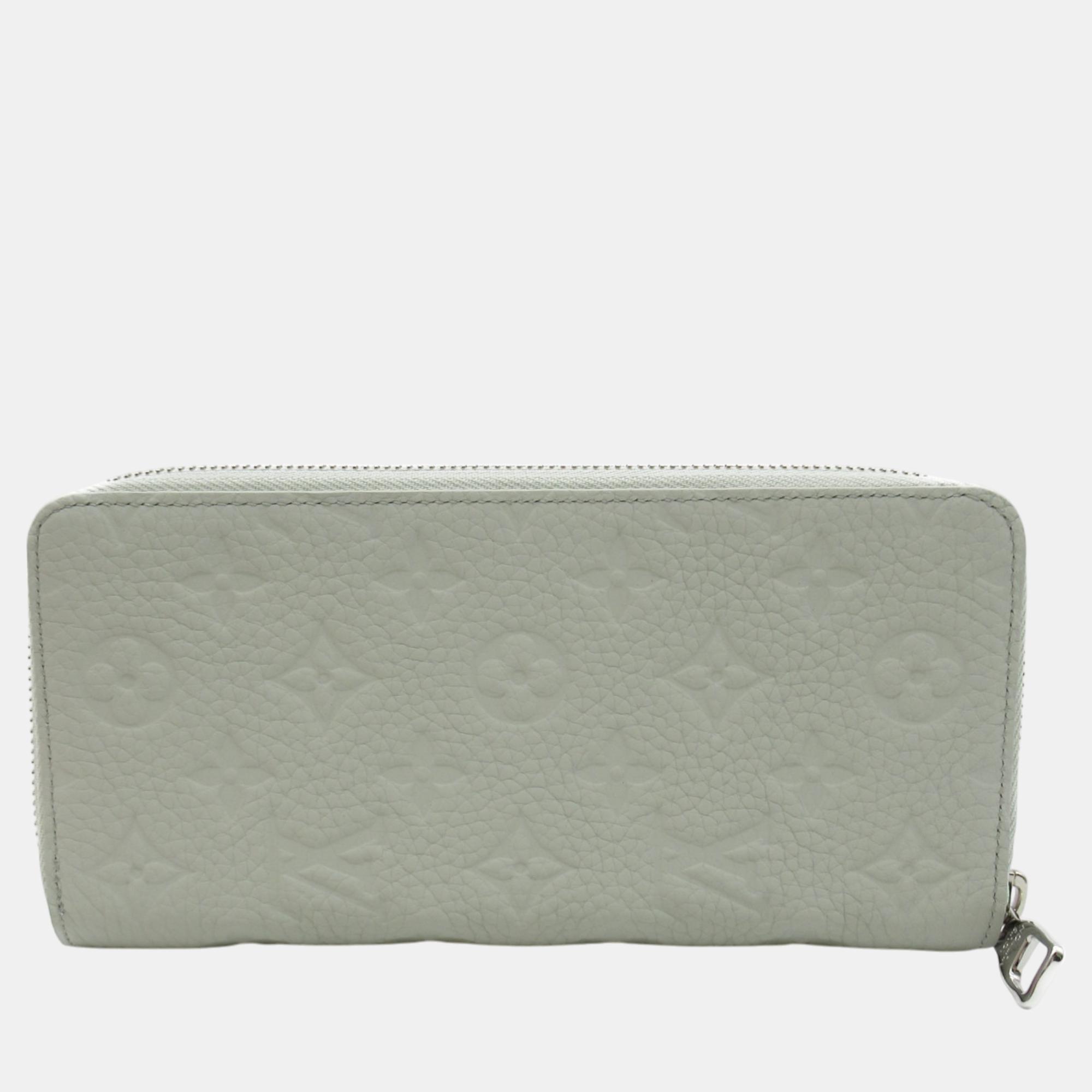 

Louis Vuitton Grey Monogram Leather Zippy Wallet