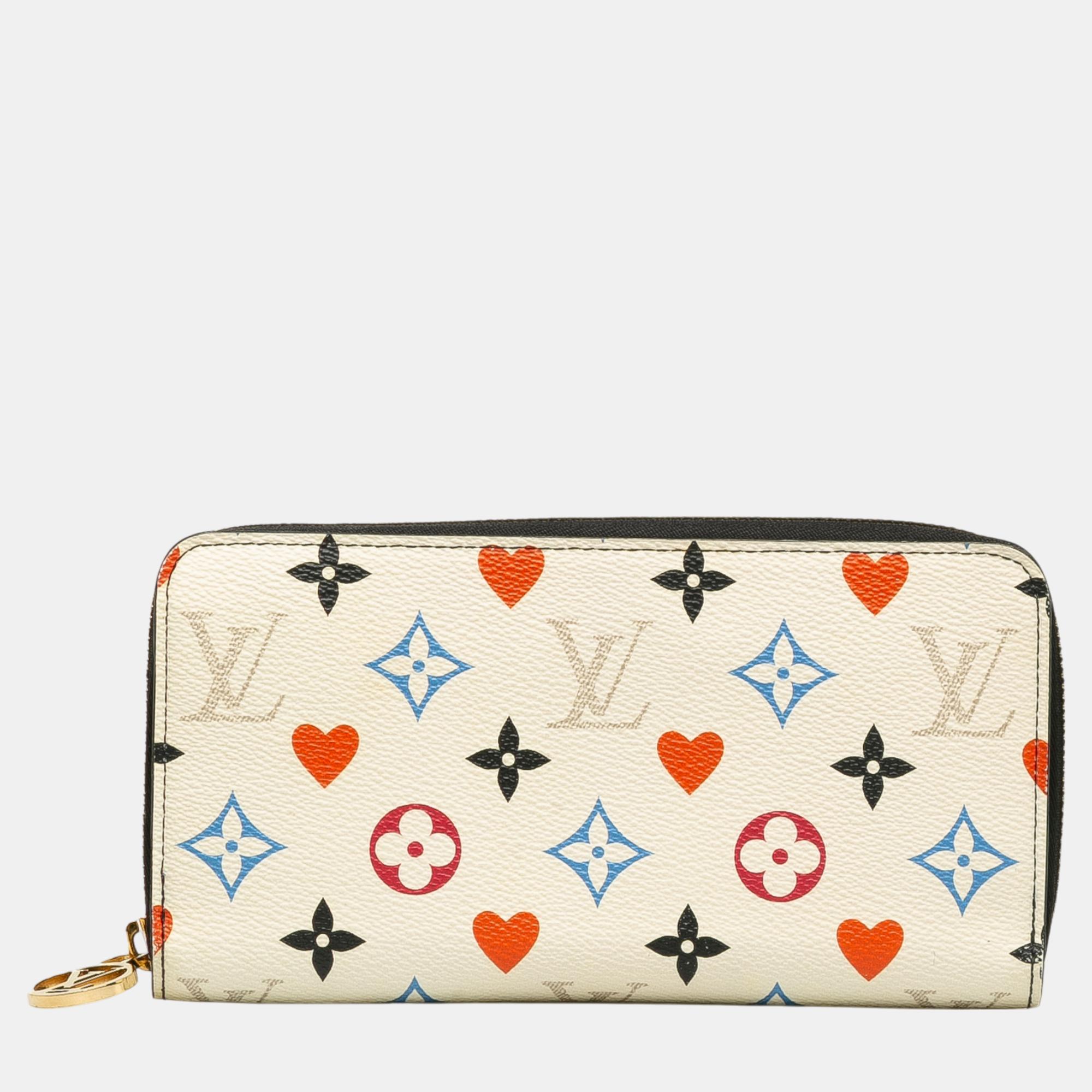 

Louis Vuitton White Monogram Game On Zippy Wallet