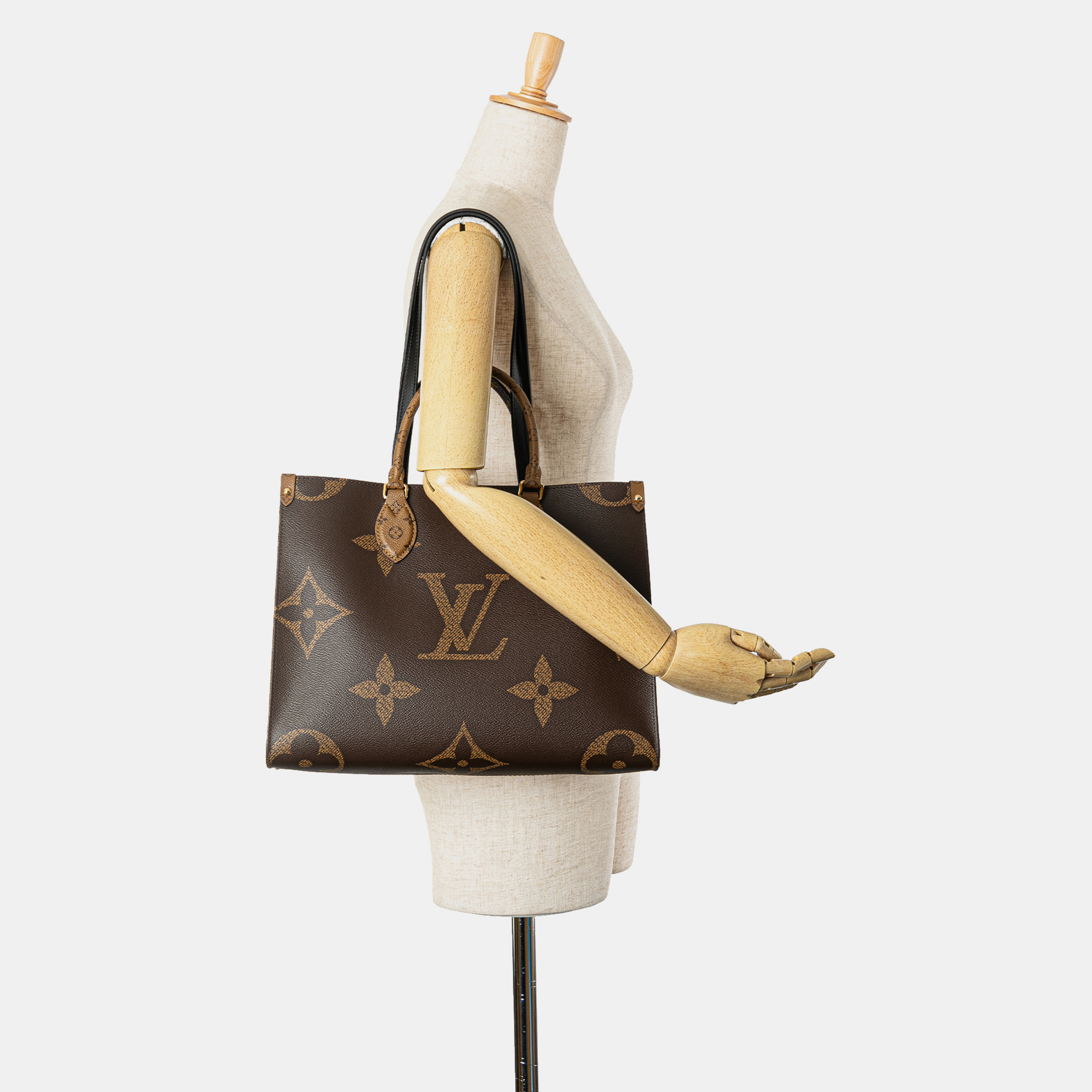 Louis Vuitton Brown Monogram Giant OnTheGo MM 