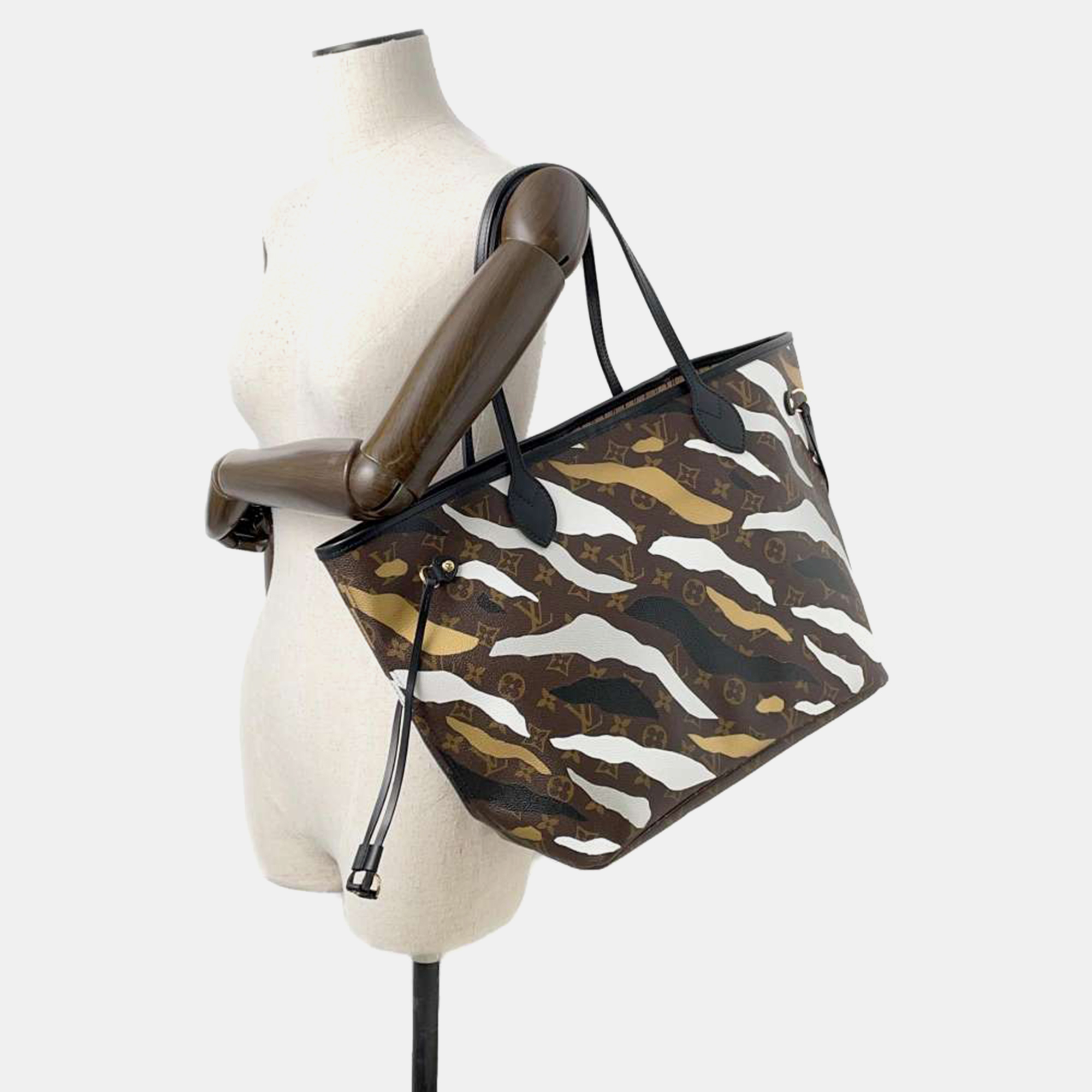 Louis Vuitton Noir/Gold/Silver Monogram Neverfull MM Tote Bag 