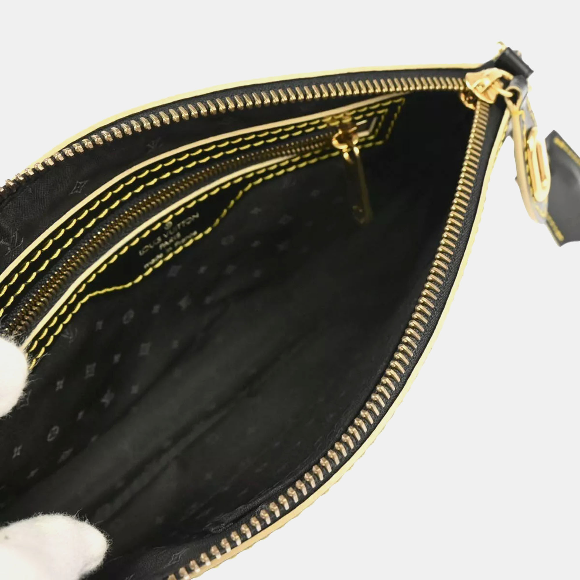 Louis Vuitton Black Suhali Lockit Clutch Bag 
