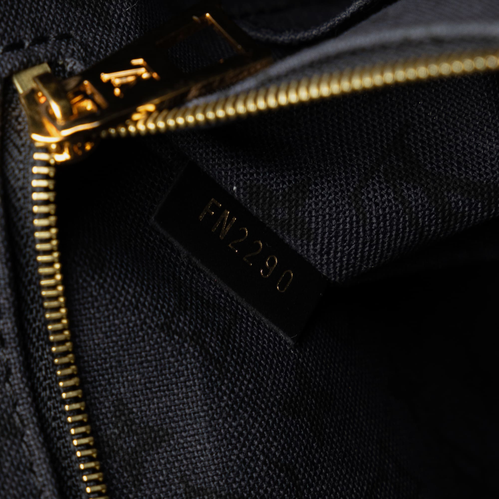 Louis Vuitton Monogram Giant Crafty Onthego GM 