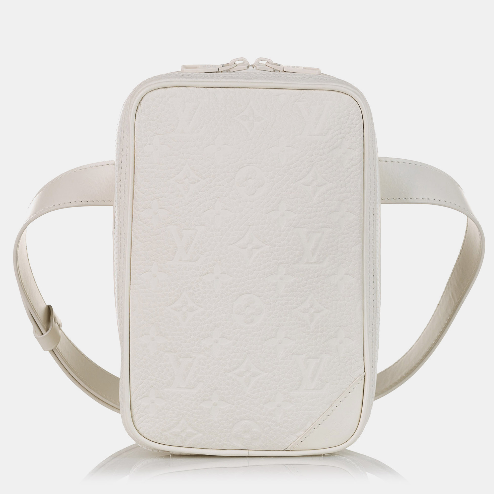 

Louis Vuitton White Monogram Taurillon Utility Side