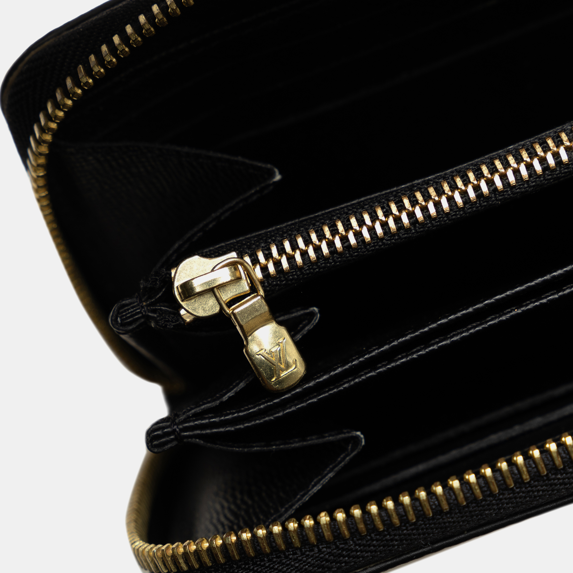 Louis Vuitton White Monogram Game On Zippy Wallet 