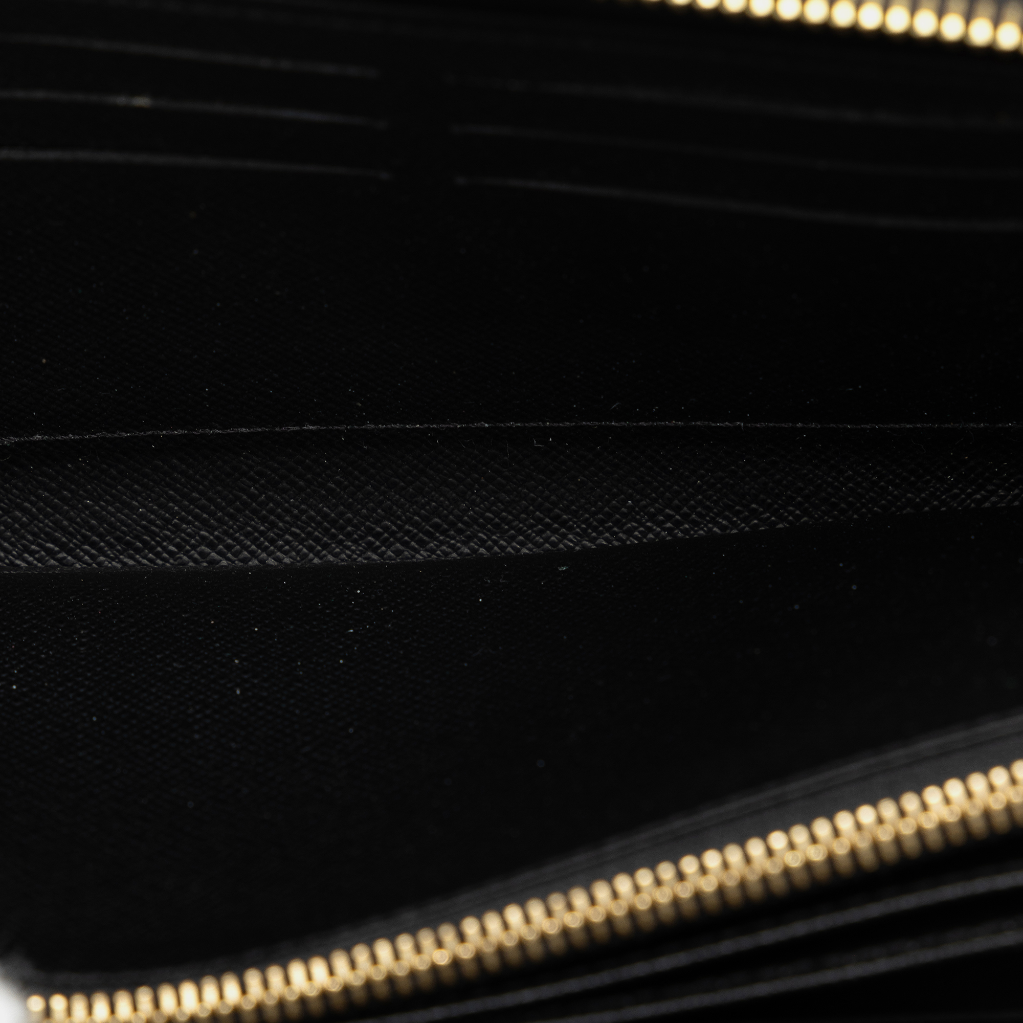 Louis Vuitton White Monogram Game On Zippy Wallet 