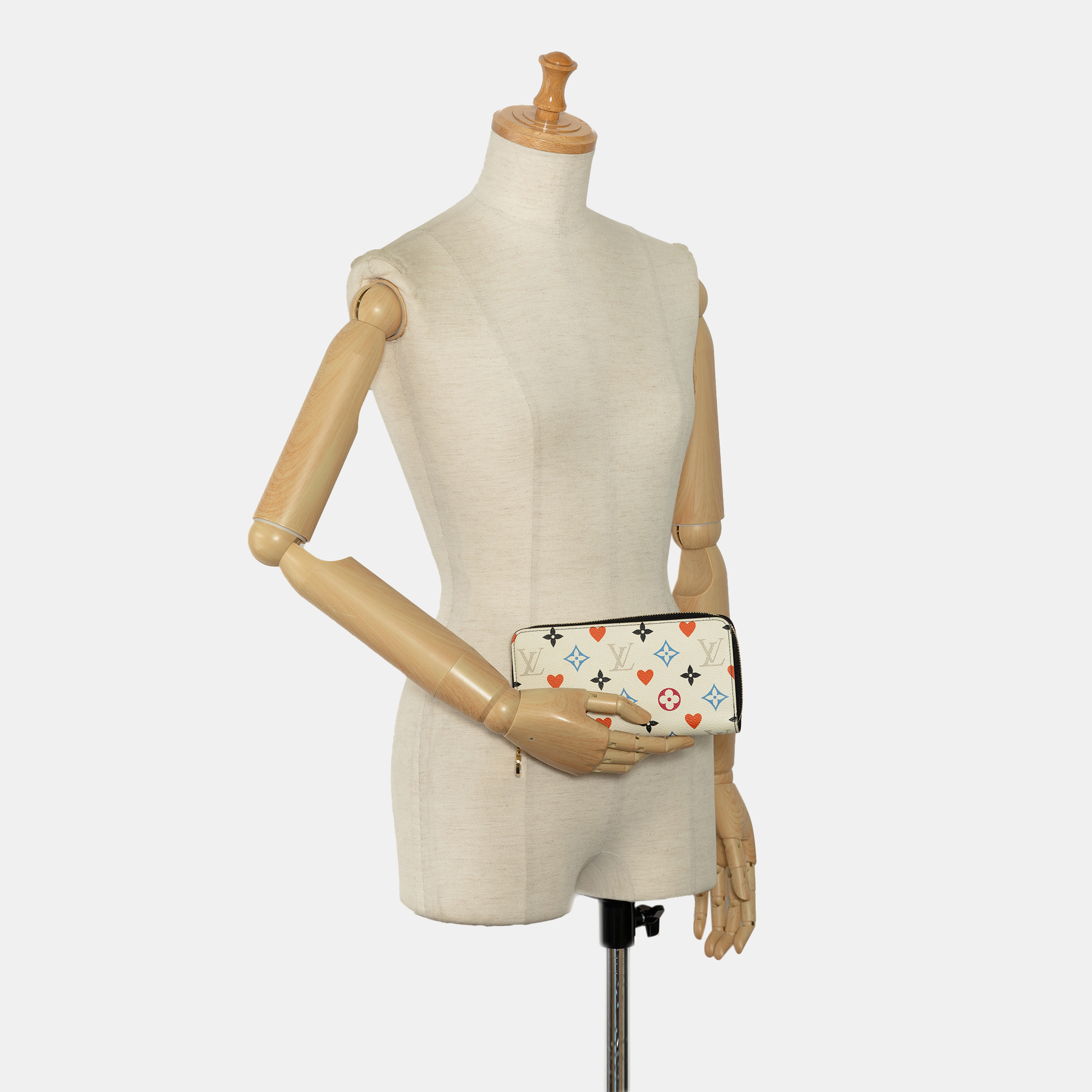 Louis Vuitton White Monogram Game On Zippy Wallet 
