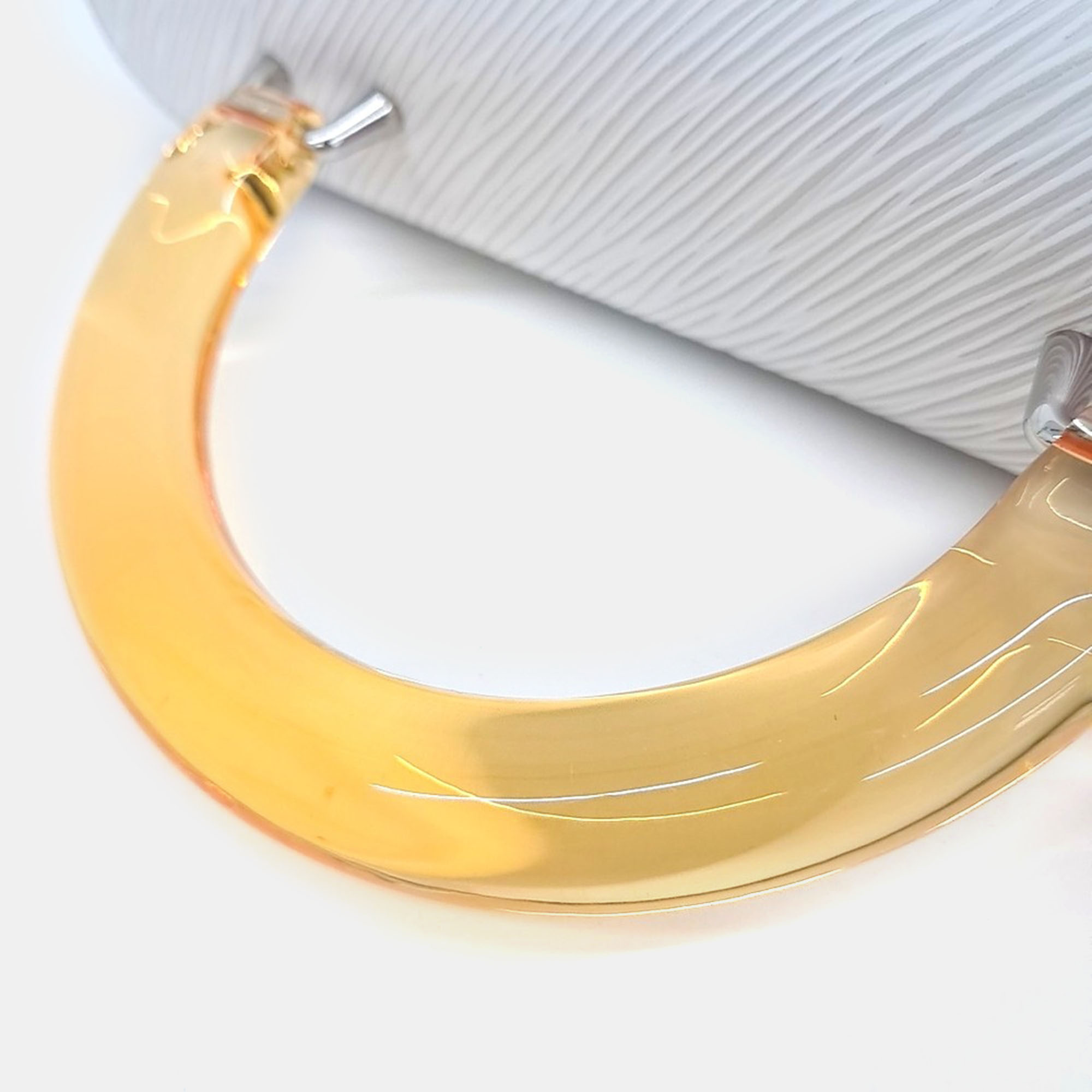 Louis Vuitton White Epi Leather Epi Top Handle Twist MM bag 